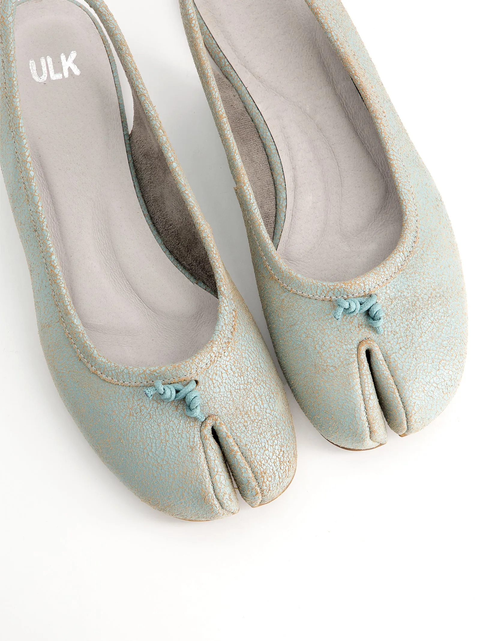 Cracked leather heeled Tabi ballet flats - Kale sold by Ulanka product image thumbnail 3