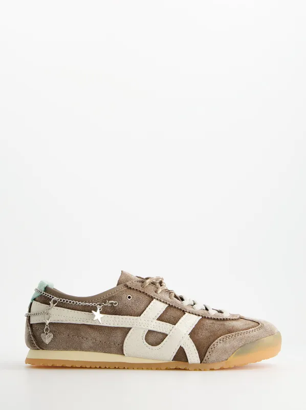Vintage brown suede sneakers with charms - Onix made by Ulanka