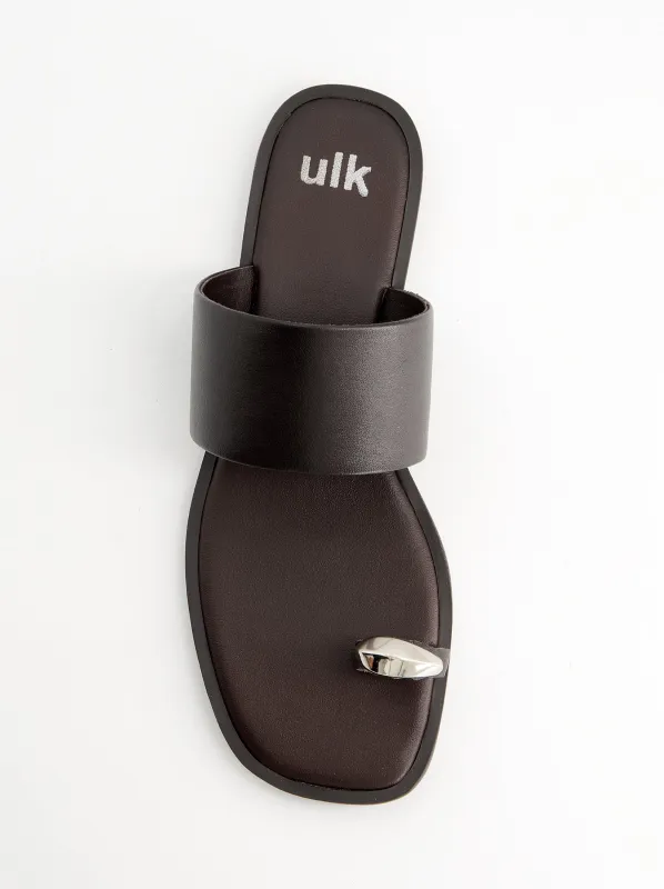 Fraser toe-ring leather flat sandals made by Ulanka