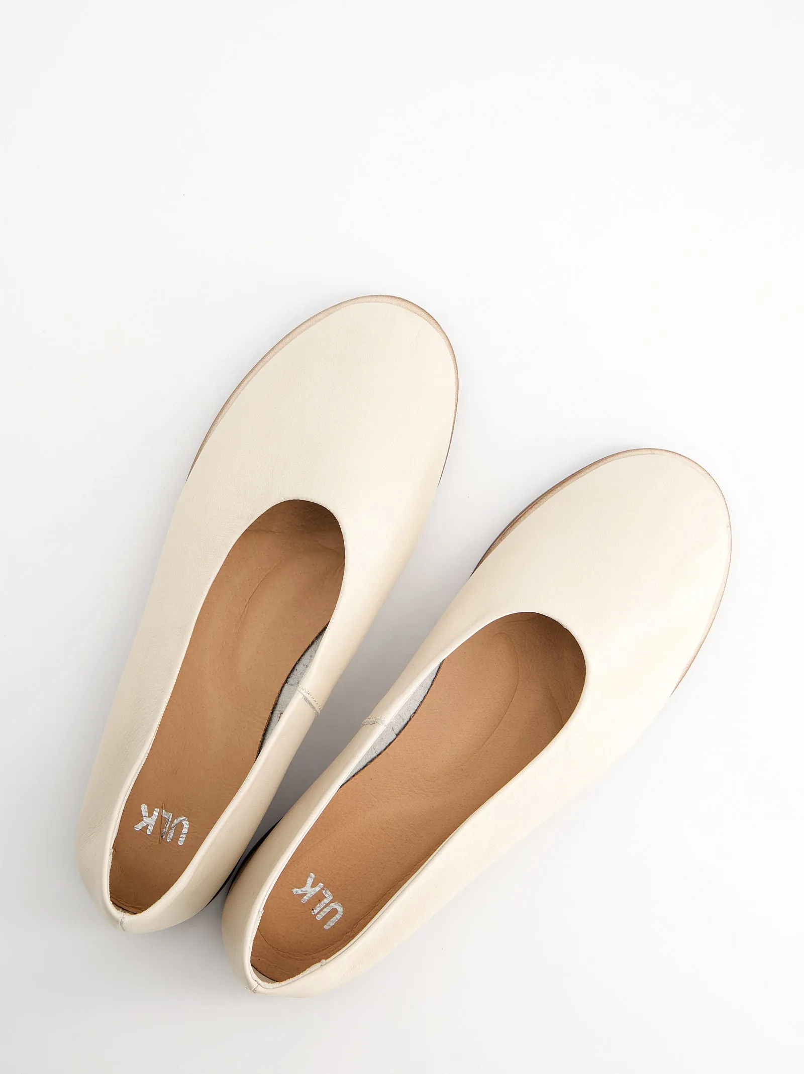Minimalist cream leather flats - Dharma sold by Ulanka product image thumbnail 5