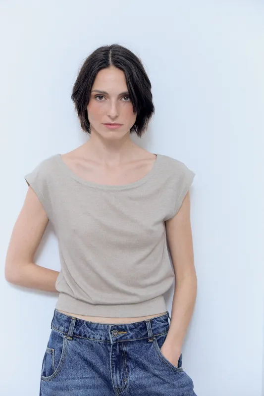 Short-sleeved top with fitted hem - Maree made by Ulanka
