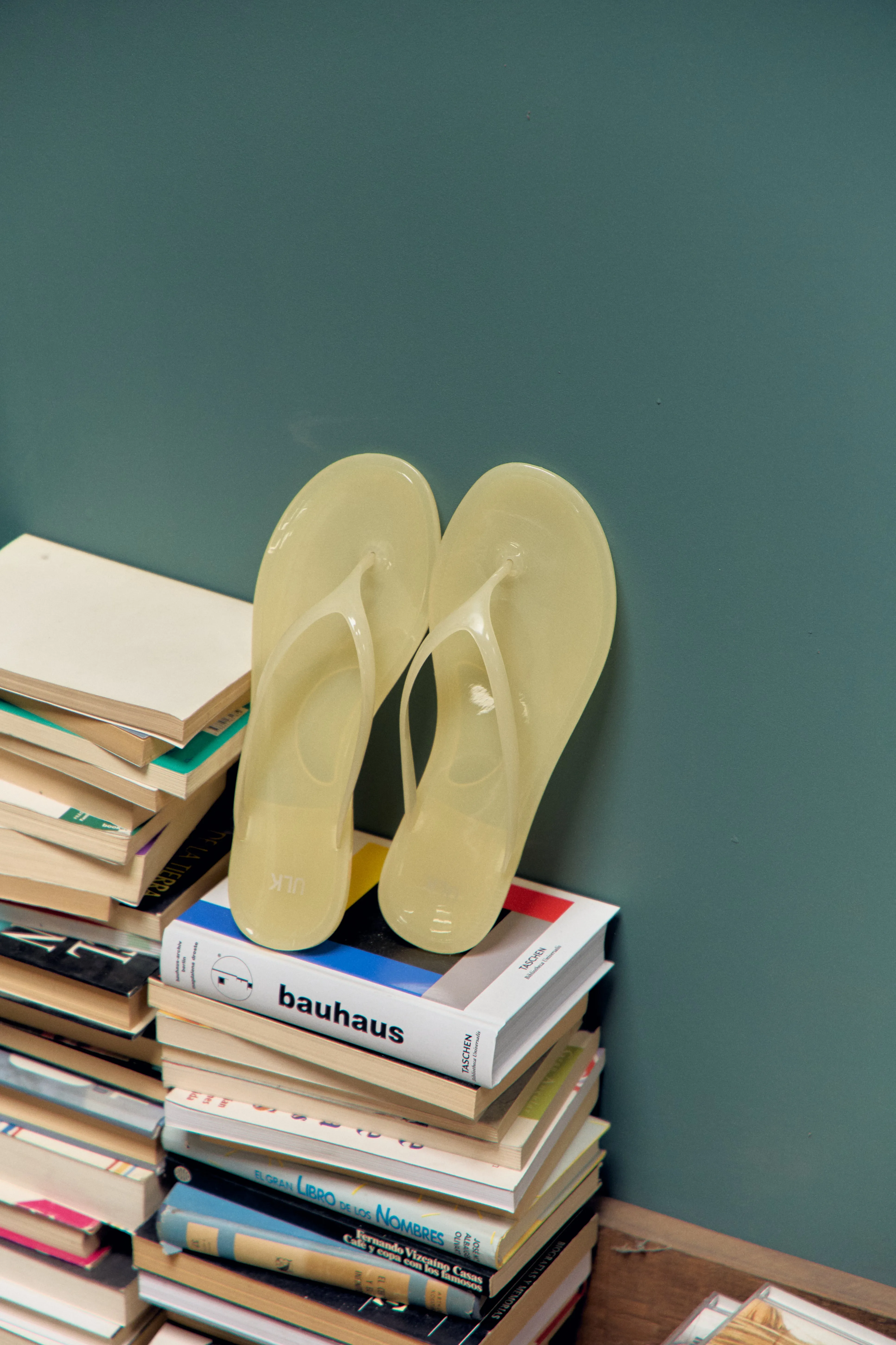 Glossy thong sandals - Flux sold by Ulanka product image thumbnail 2