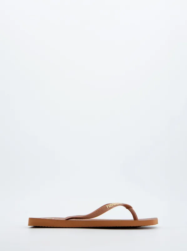 Havaianas Flip-flops in Tile Red made by Havaianas