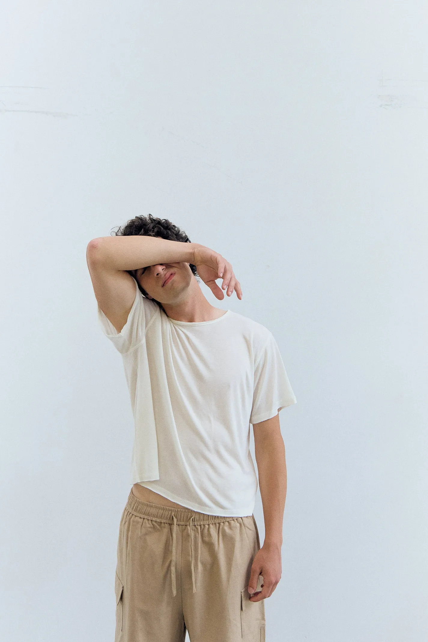 Basic white T-shirt Hen sold by Ulanka product image thumbnail 2