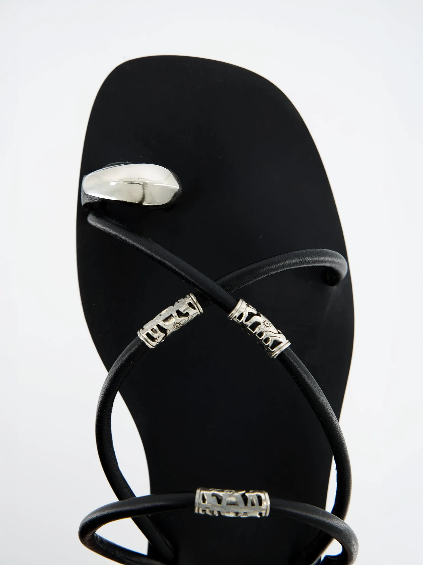 Sandalias Negras Con Detalles Metálicos- Ceren sold by Ulanka product image thumbnail 2