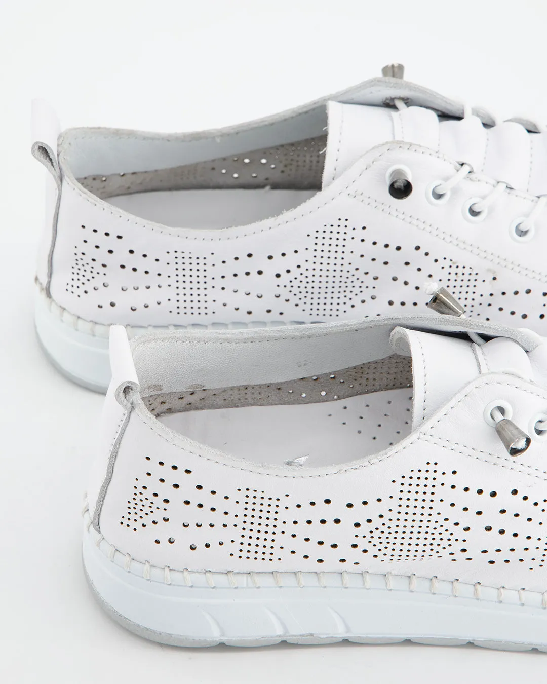 Deportiva de Piel Blanca Perforada - Nap sold by Ulanka product image thumbnail 3