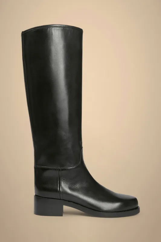 STIVALE A TUBO sold by Liviana Conti