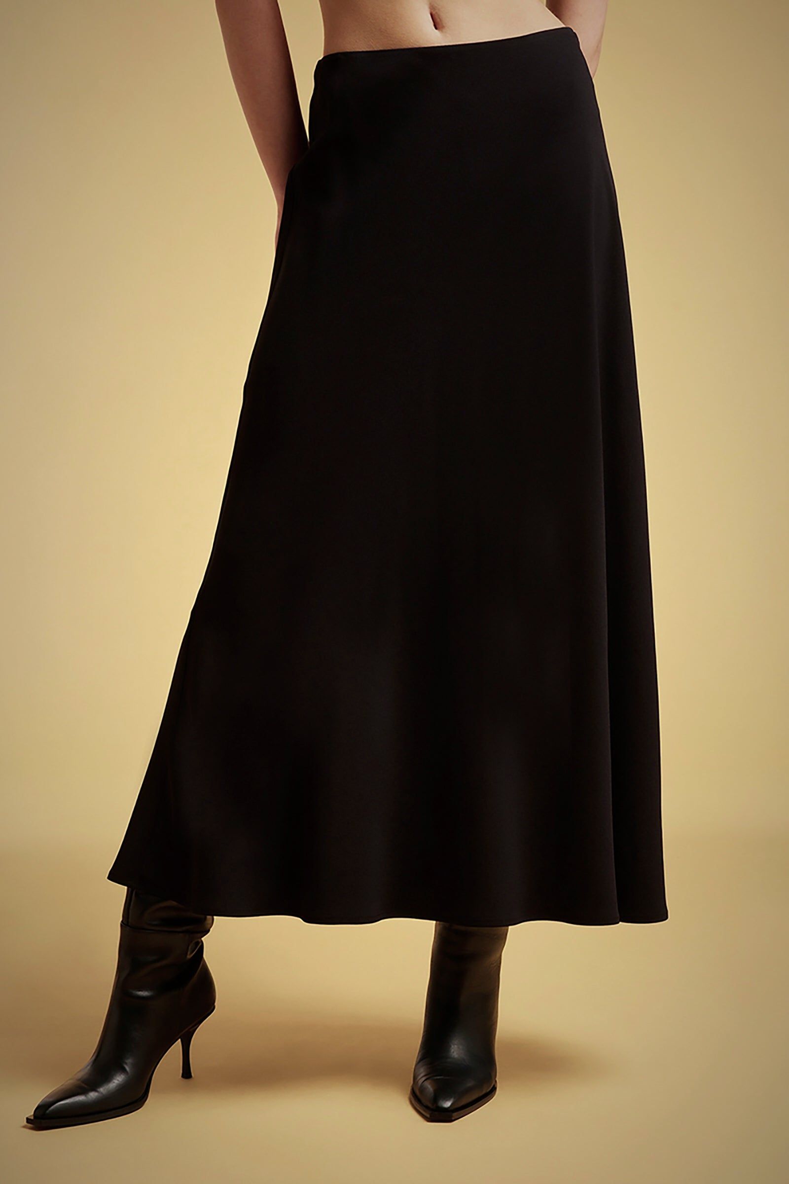 GONNA sold by Liviana Conti product image thumbnail 4