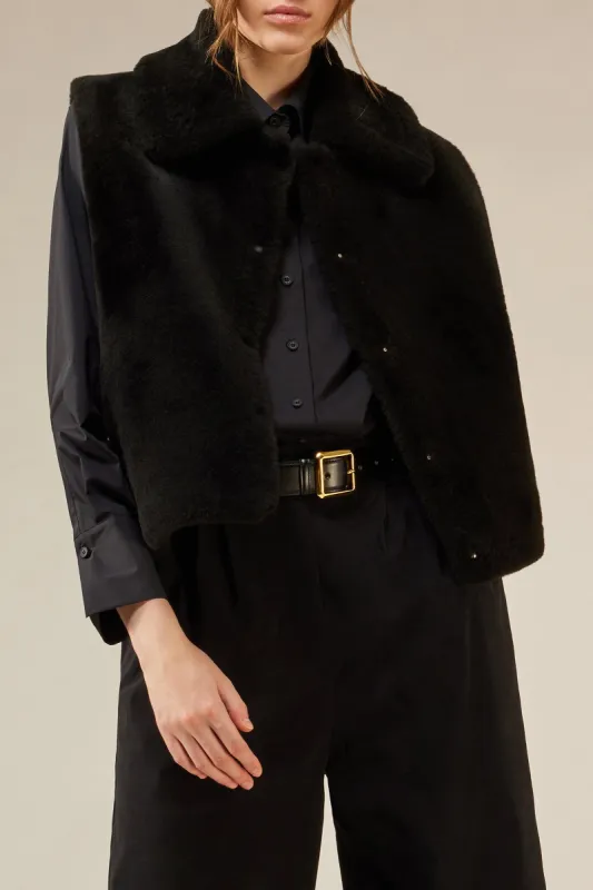 GILET PELO CORTO sold by Liviana Conti