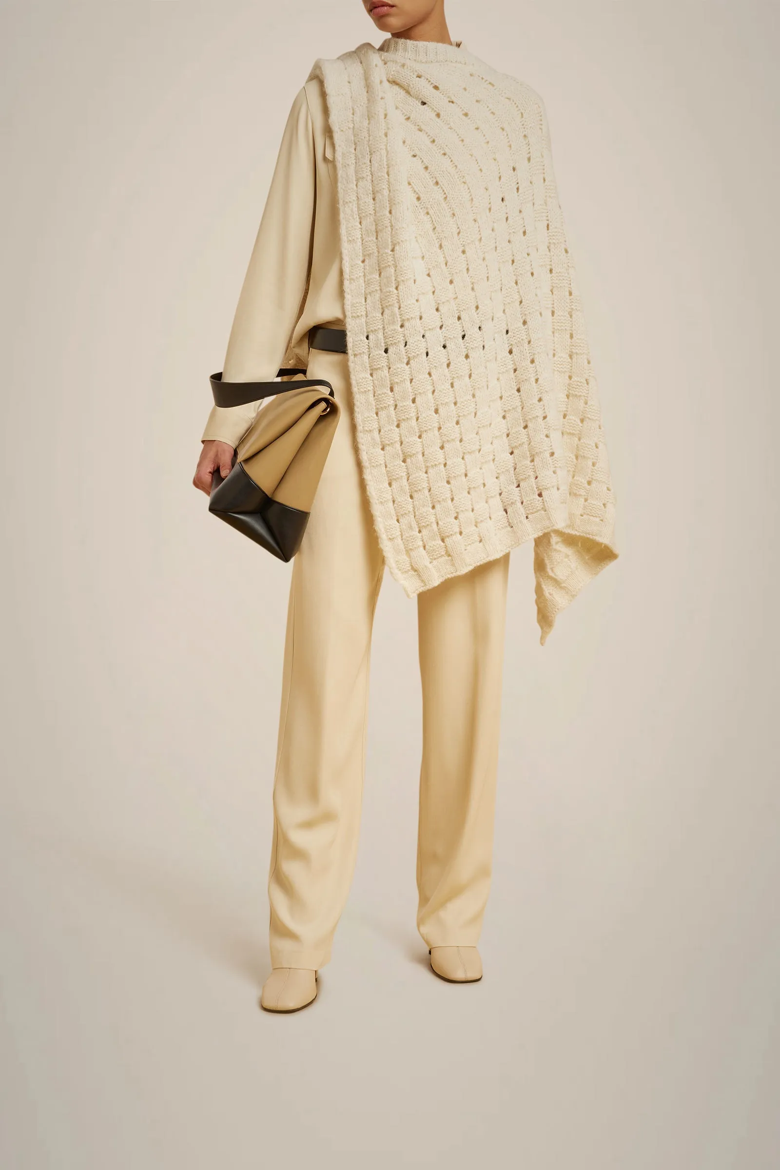 MANTELLA PUNTO CANESTRO sold by Liviana Conti