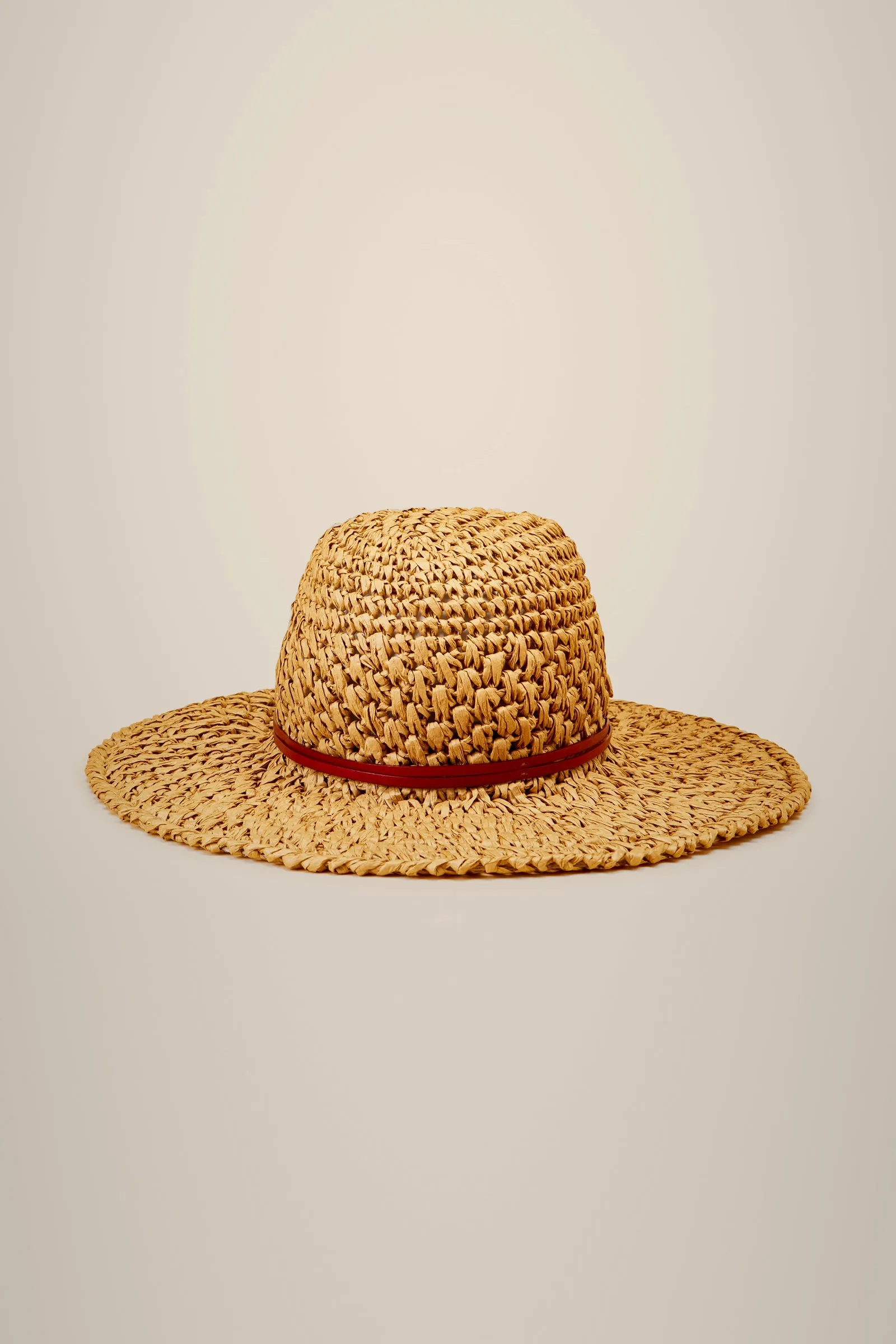 CAPPELLO FALDA LARGA sold by Liviana Conti