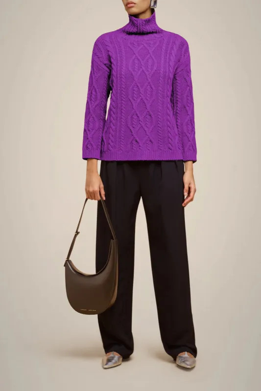 MAGLIA CON TRECCE sold by Liviana Conti