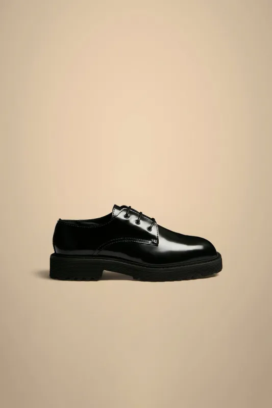 DERBY IN PELLE sold by Liviana Conti
