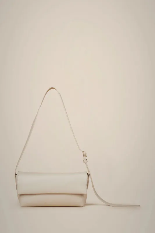 BORSA A SPALLA sold by Liviana Conti