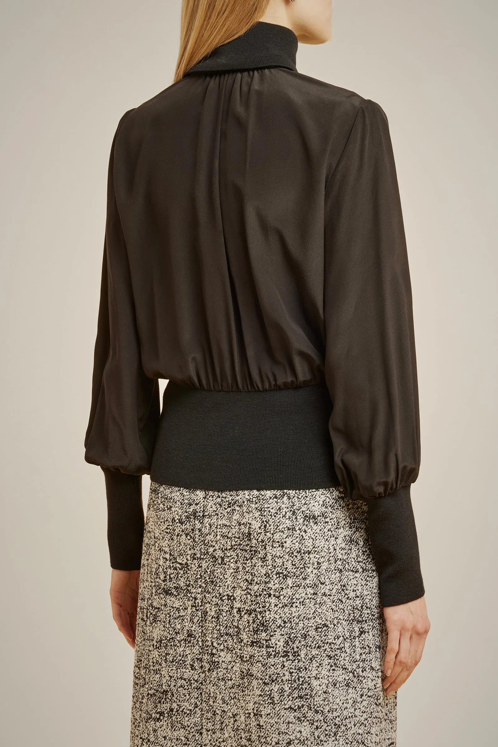 BLUSA COLLO ALTO 100% SETA sold by Liviana Conti product image thumbnail 3