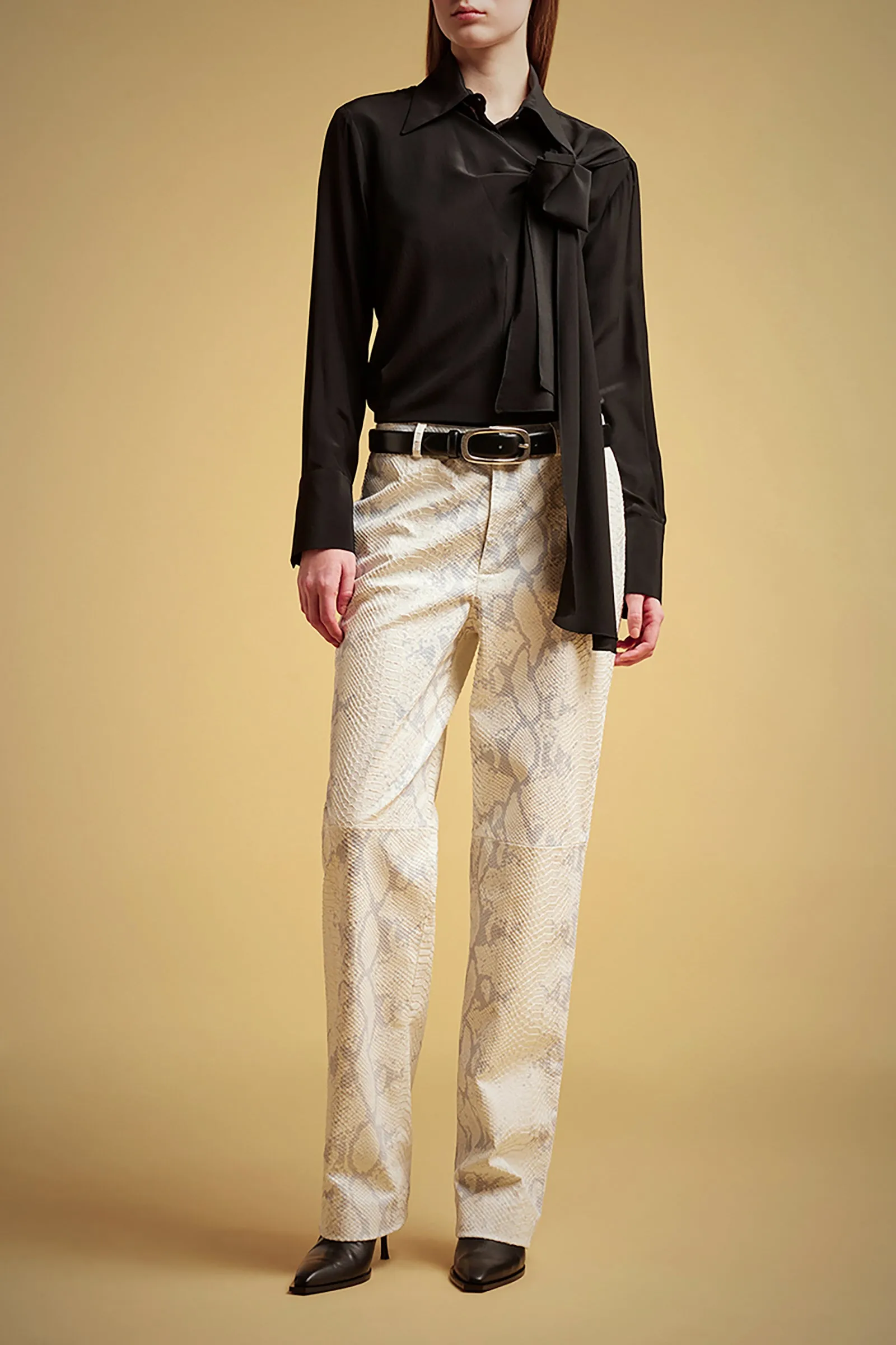 BLUSA SETA CON FIOCCO sold by Liviana Conti product image thumbnail 4