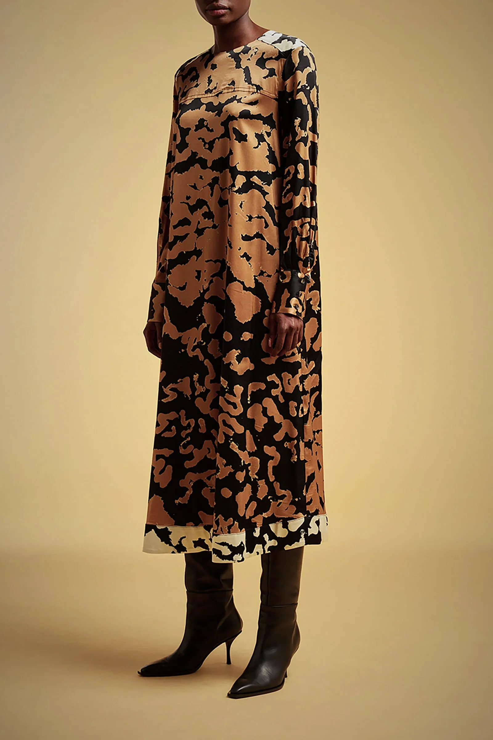 ABITO BICOLORE STAMPA MACULA sold by Liviana Conti