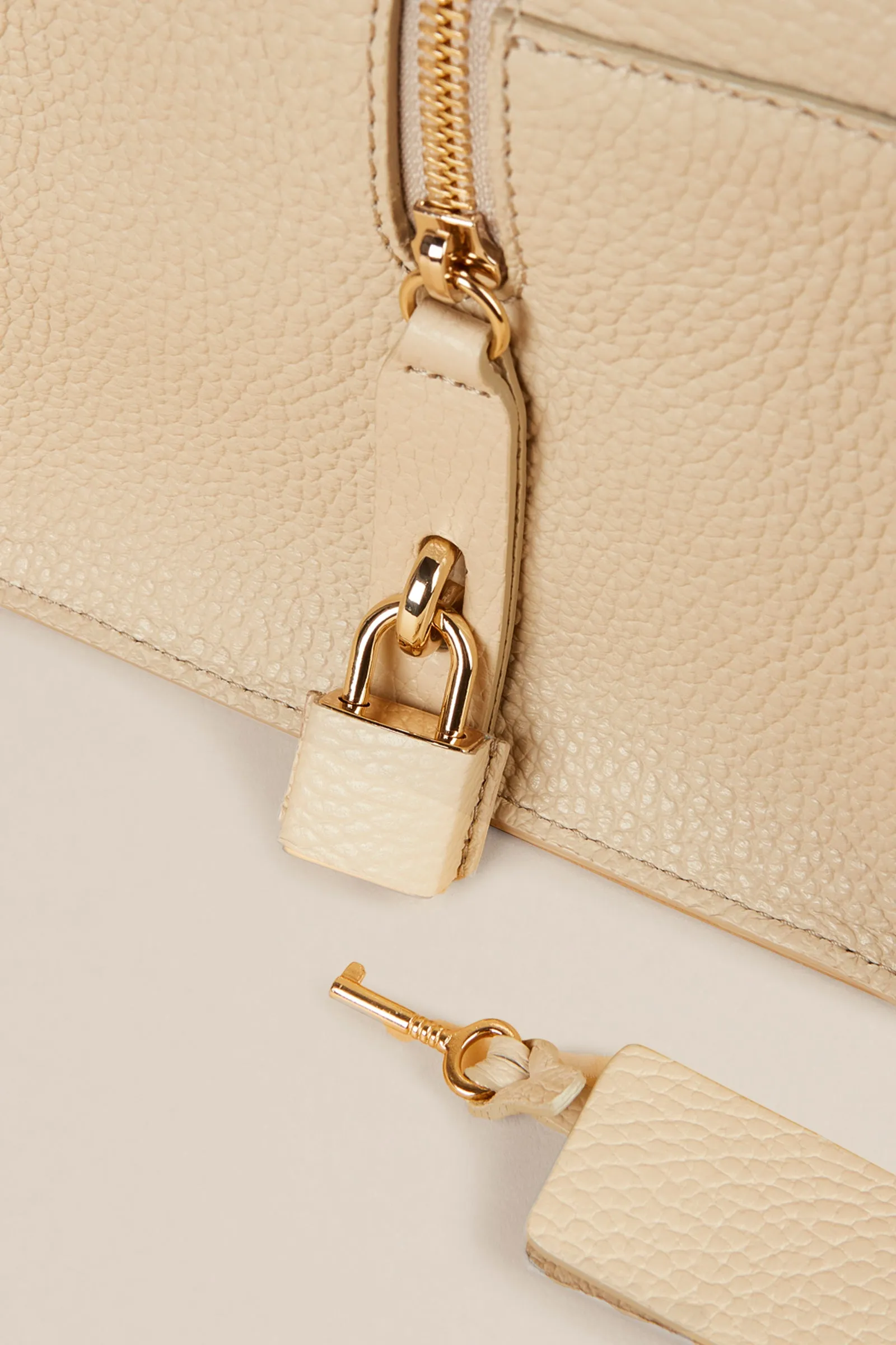 HANDBAG BAGUETTE sold by Liviana Conti product image thumbnail 4