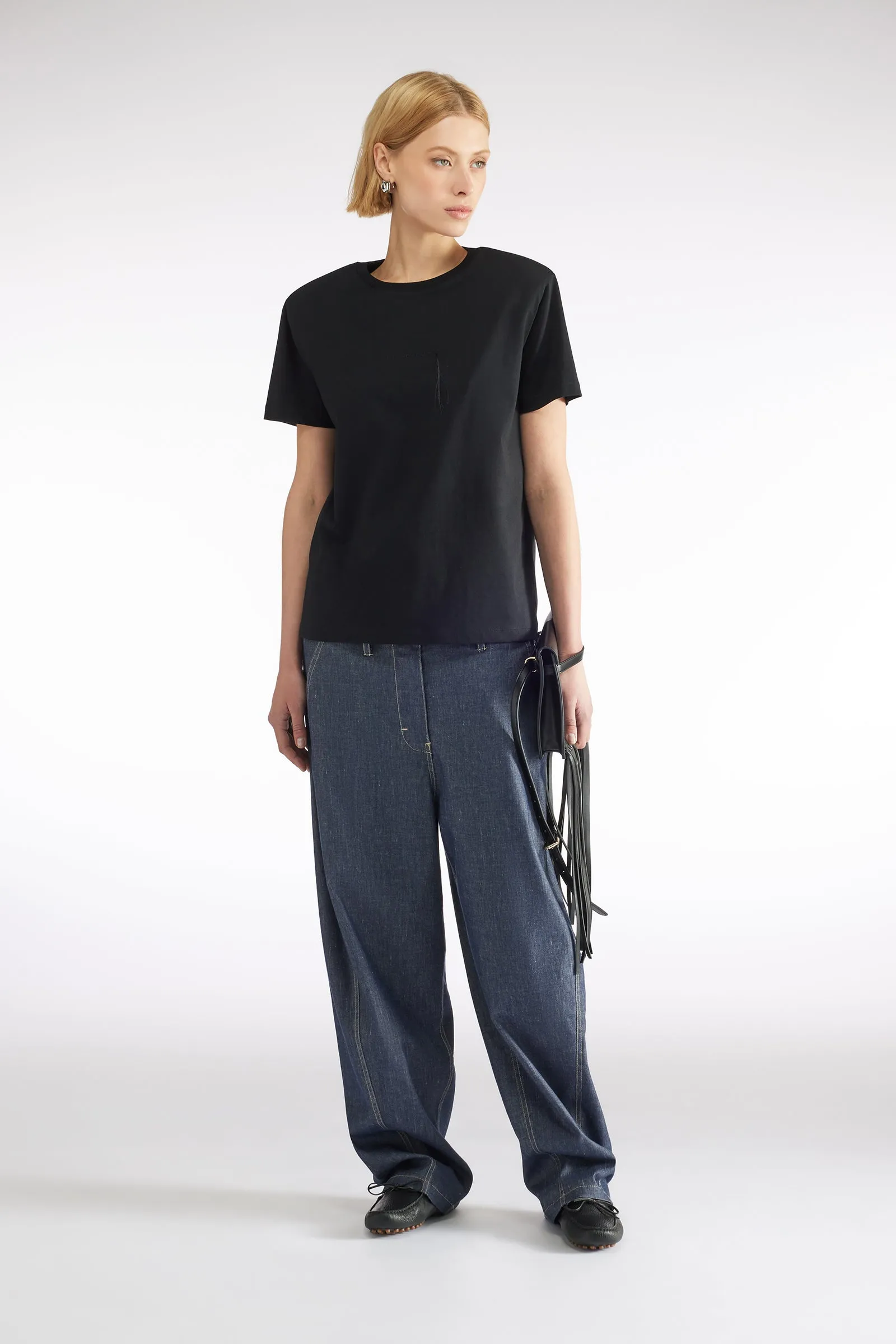 T-SHIRT SPALLE IMBOT sold by Liviana Conti