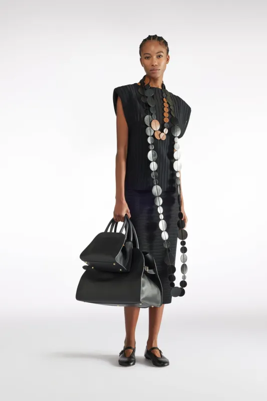 MAGLIA CON SPALLINE sold by Liviana Conti