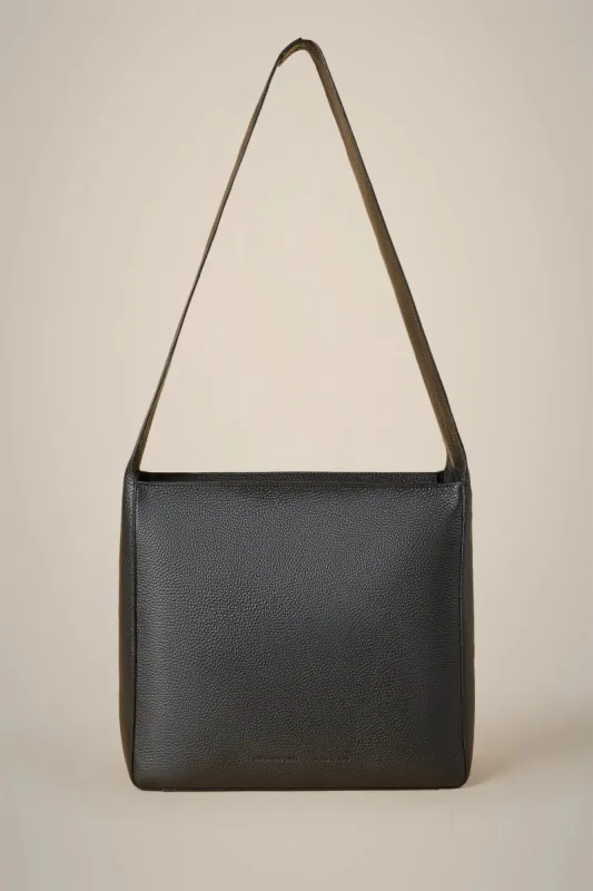 MAXI TRACOLLA sold by Liviana Conti