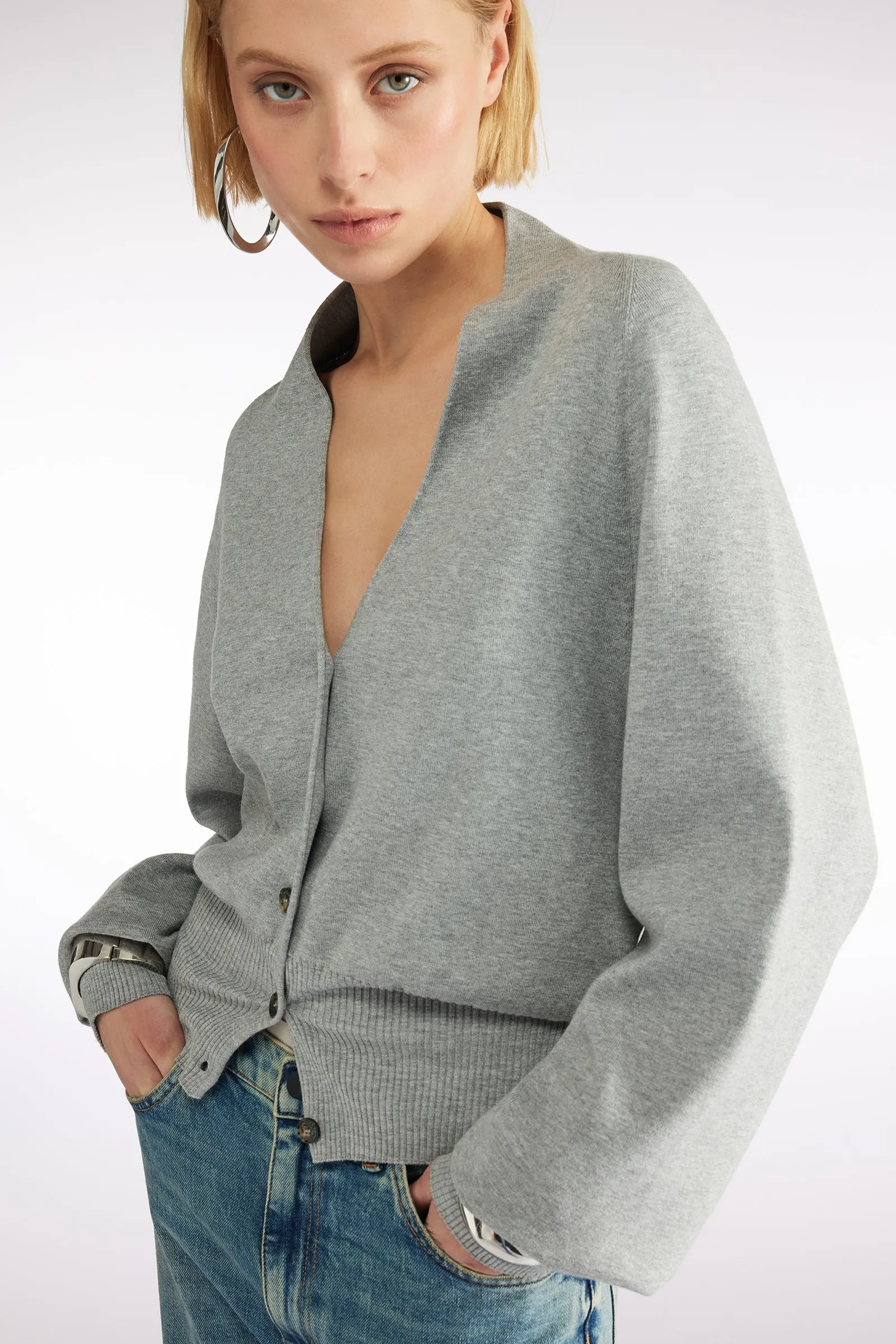 CARDIGAN SCOLLO A V sold by Liviana Conti