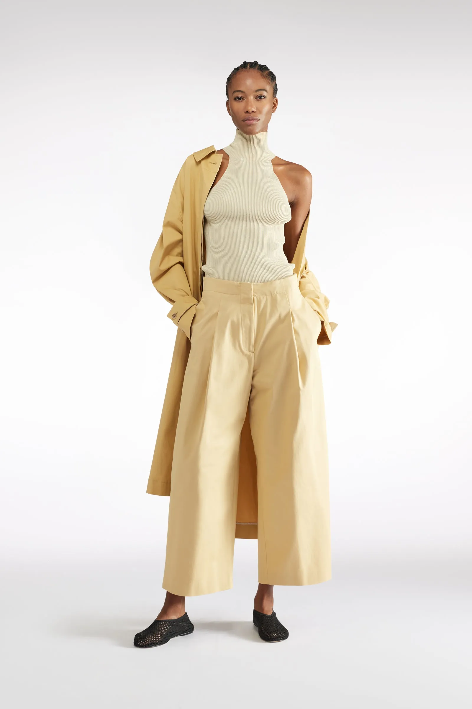 PANTALONE CROP GABARDINA LANA sold by Liviana Conti