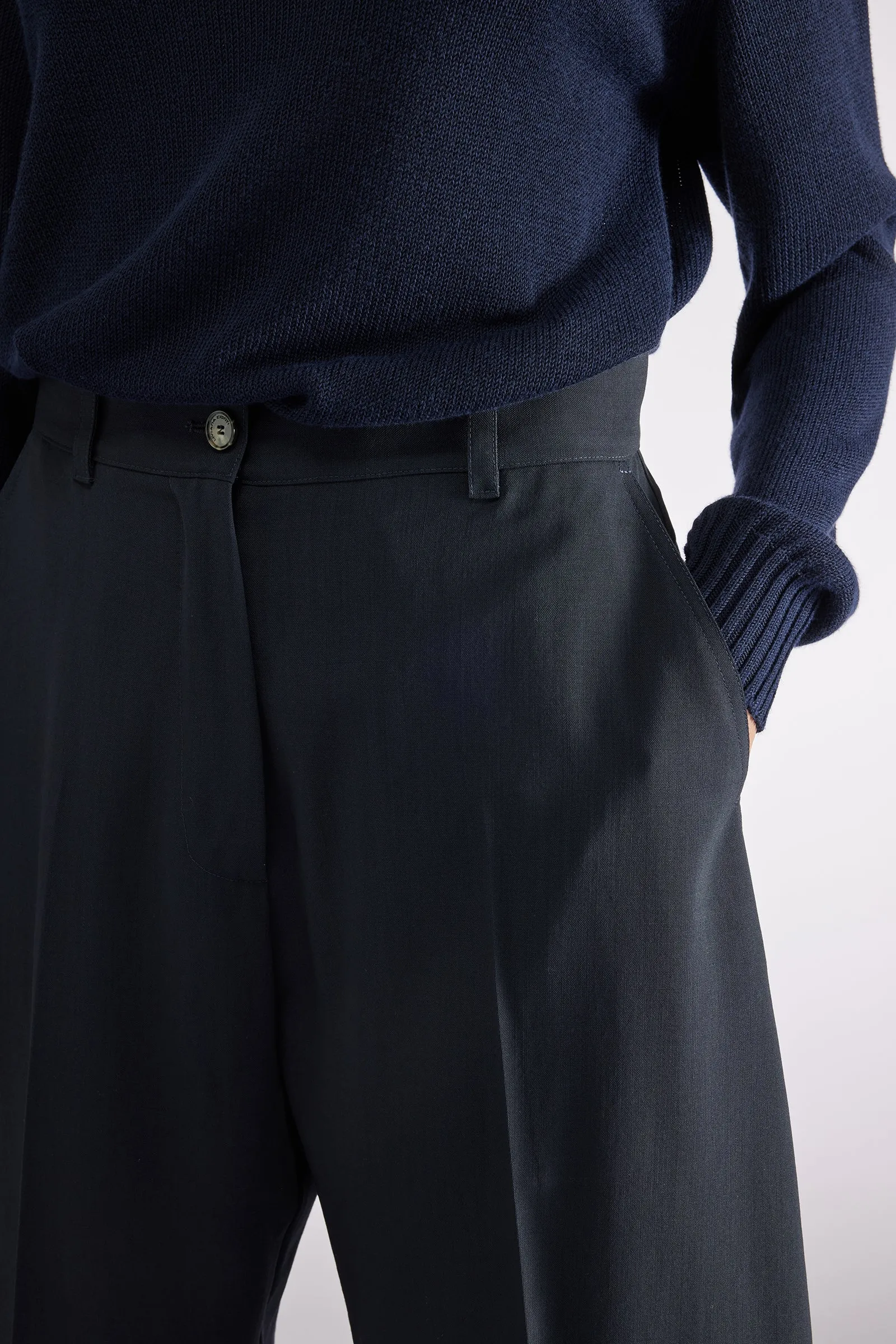 PANTALONE CROP IN TELA LANA sold by Liviana Conti product image thumbnail 3