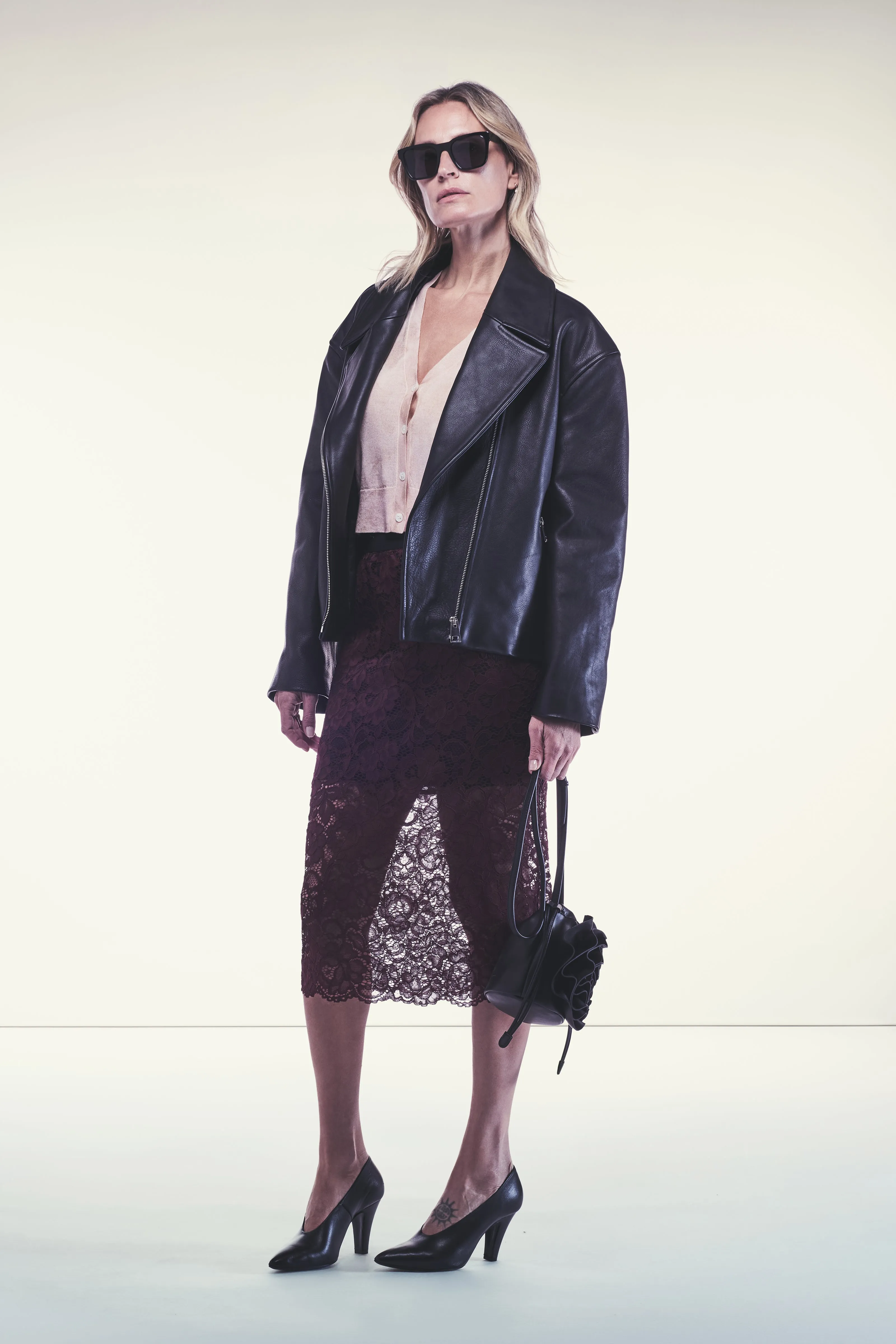 GONNA MINDY sold by Liviana Conti