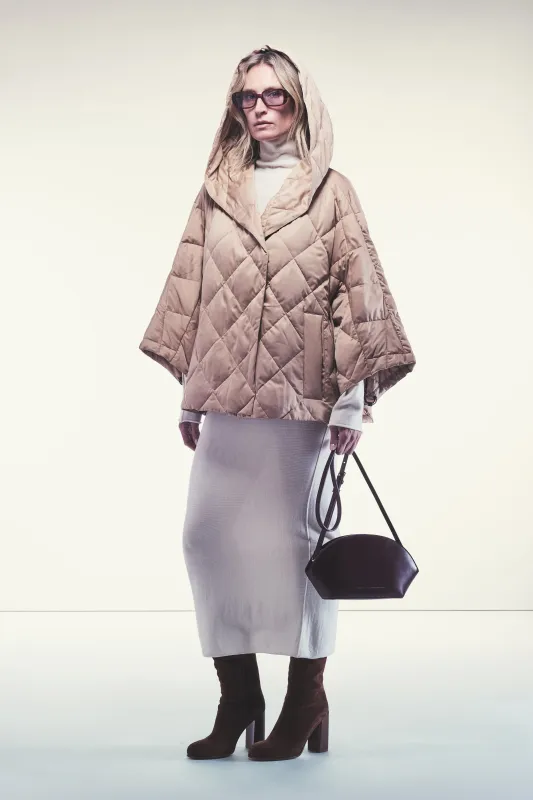 PIUMINO HITOMI sold by Liviana Conti