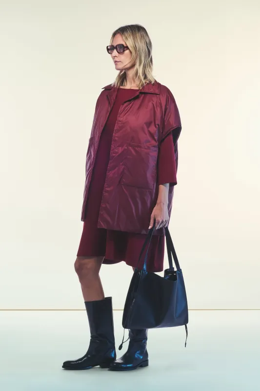 ABITO GIORGIA sold by Liviana Conti
