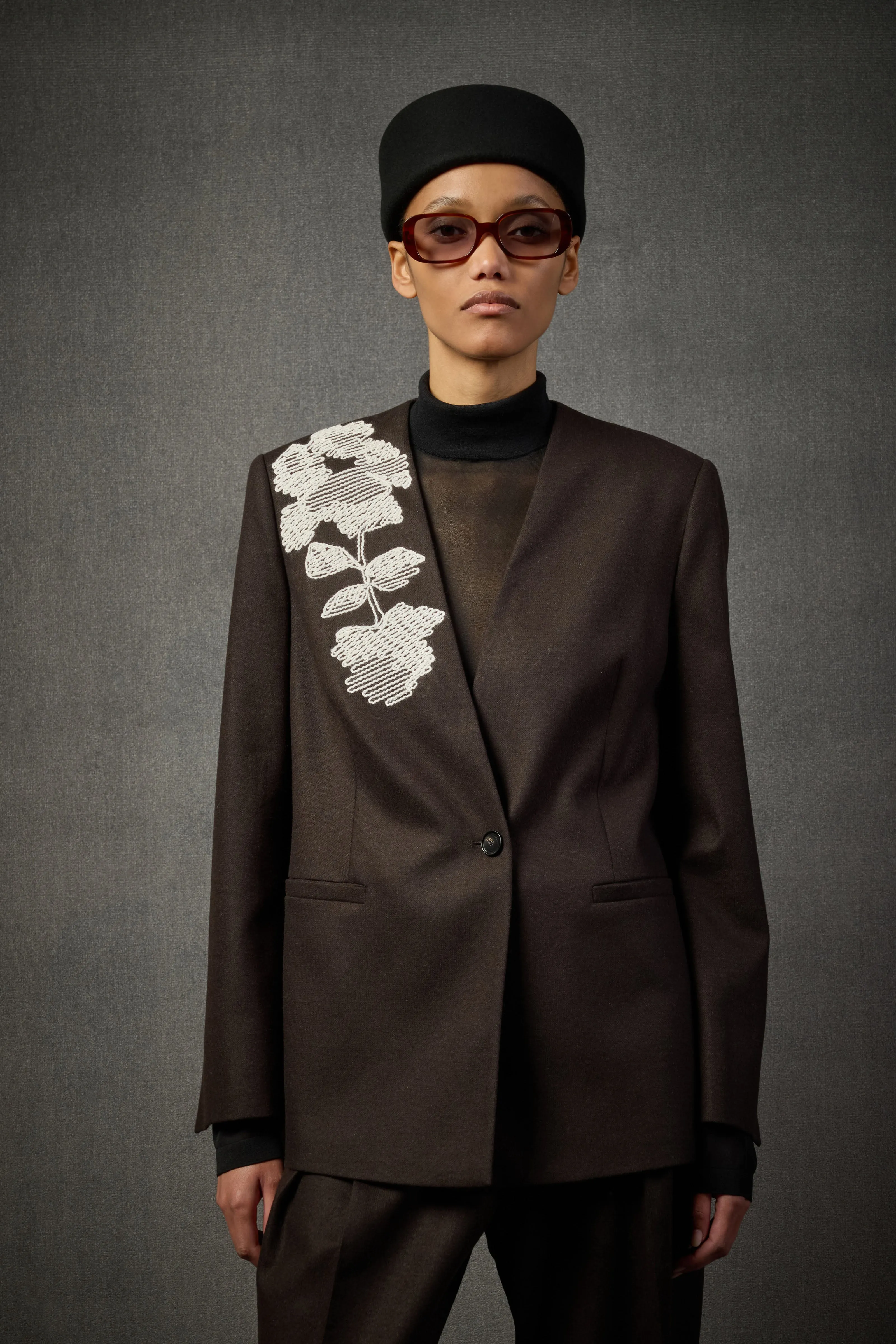 GIACCA SCOTT sold by Liviana Conti product image thumbnail 2