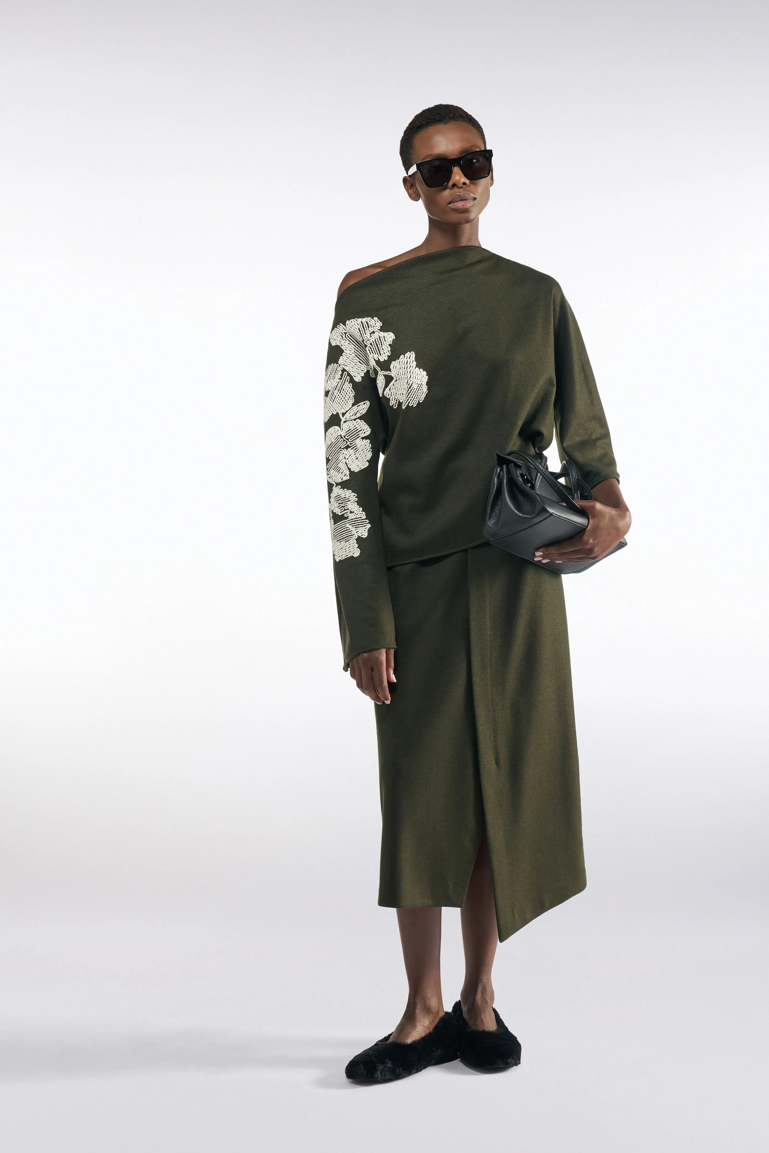 GONNA ANYA sold by Liviana Conti