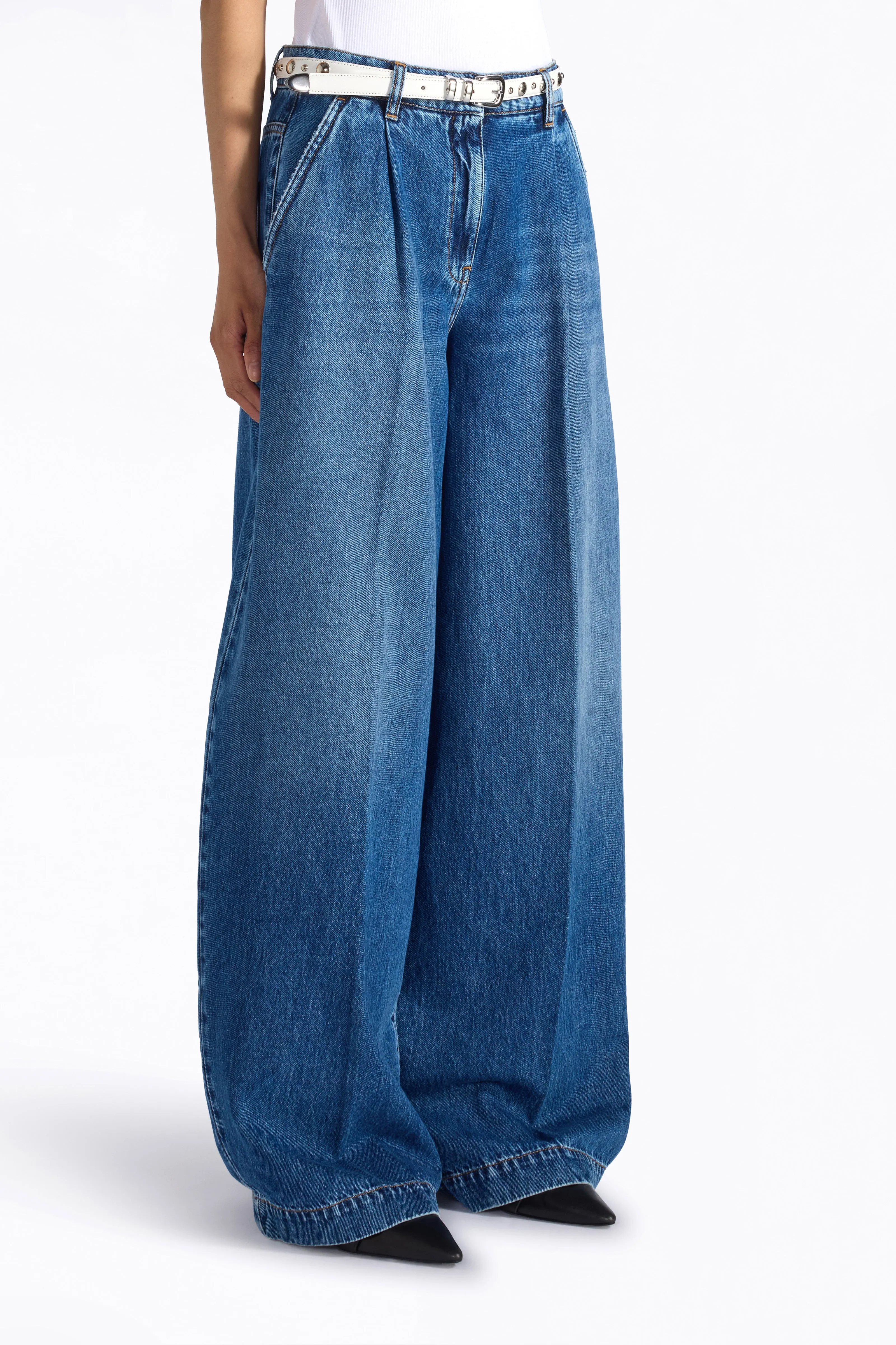 JEANS ZACHARY sold by Liviana Conti