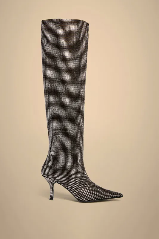 STIVALE A TUBO sold by Liviana Conti