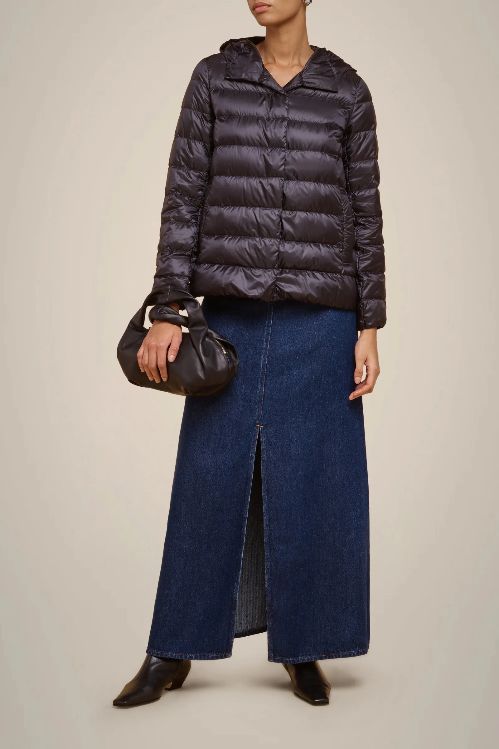 GONNA sold by Liviana Conti