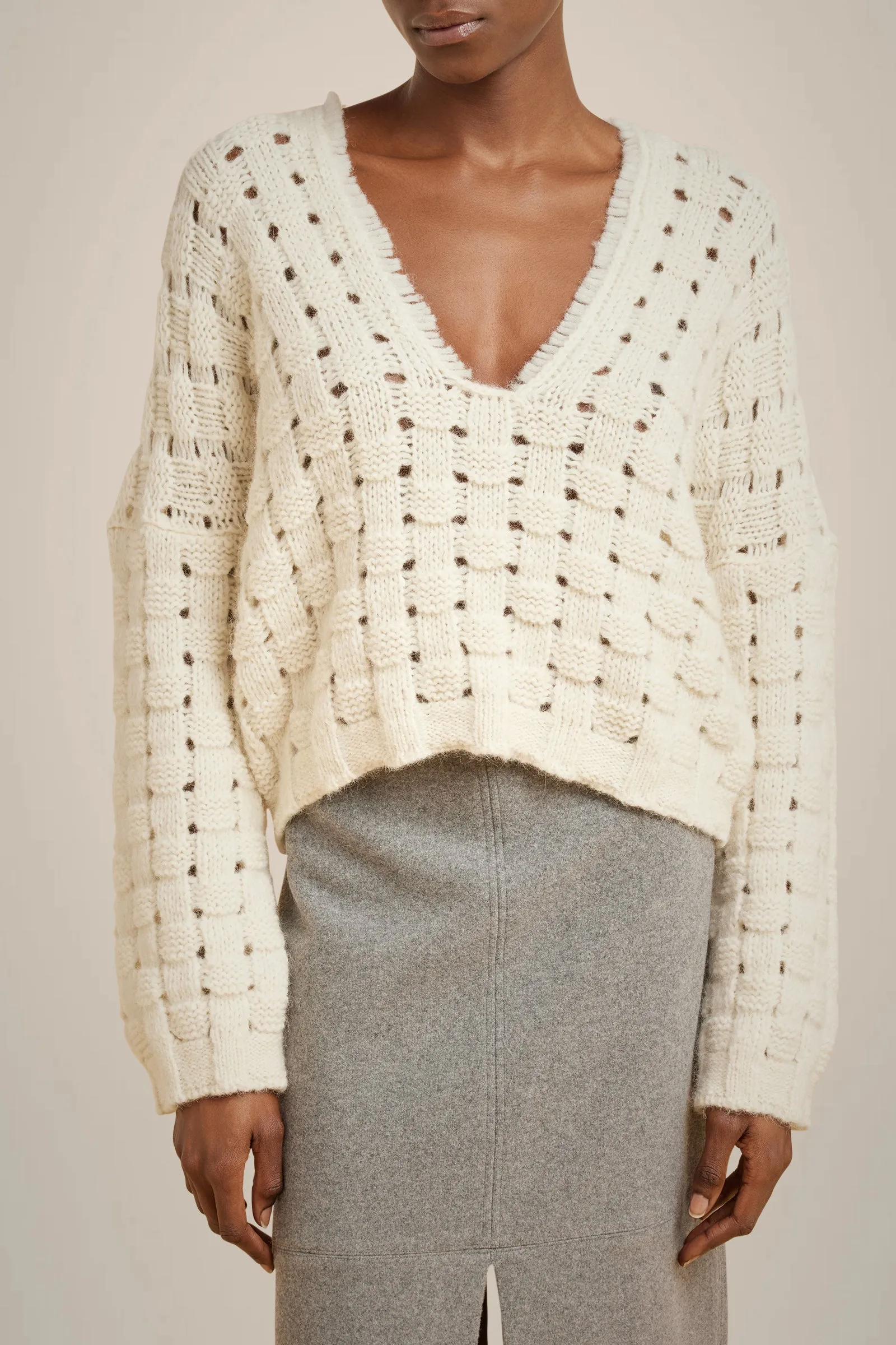 MAGLIA SCOLLO A V PUNTO CANESTRO sold by Liviana Conti product image thumbnail 2