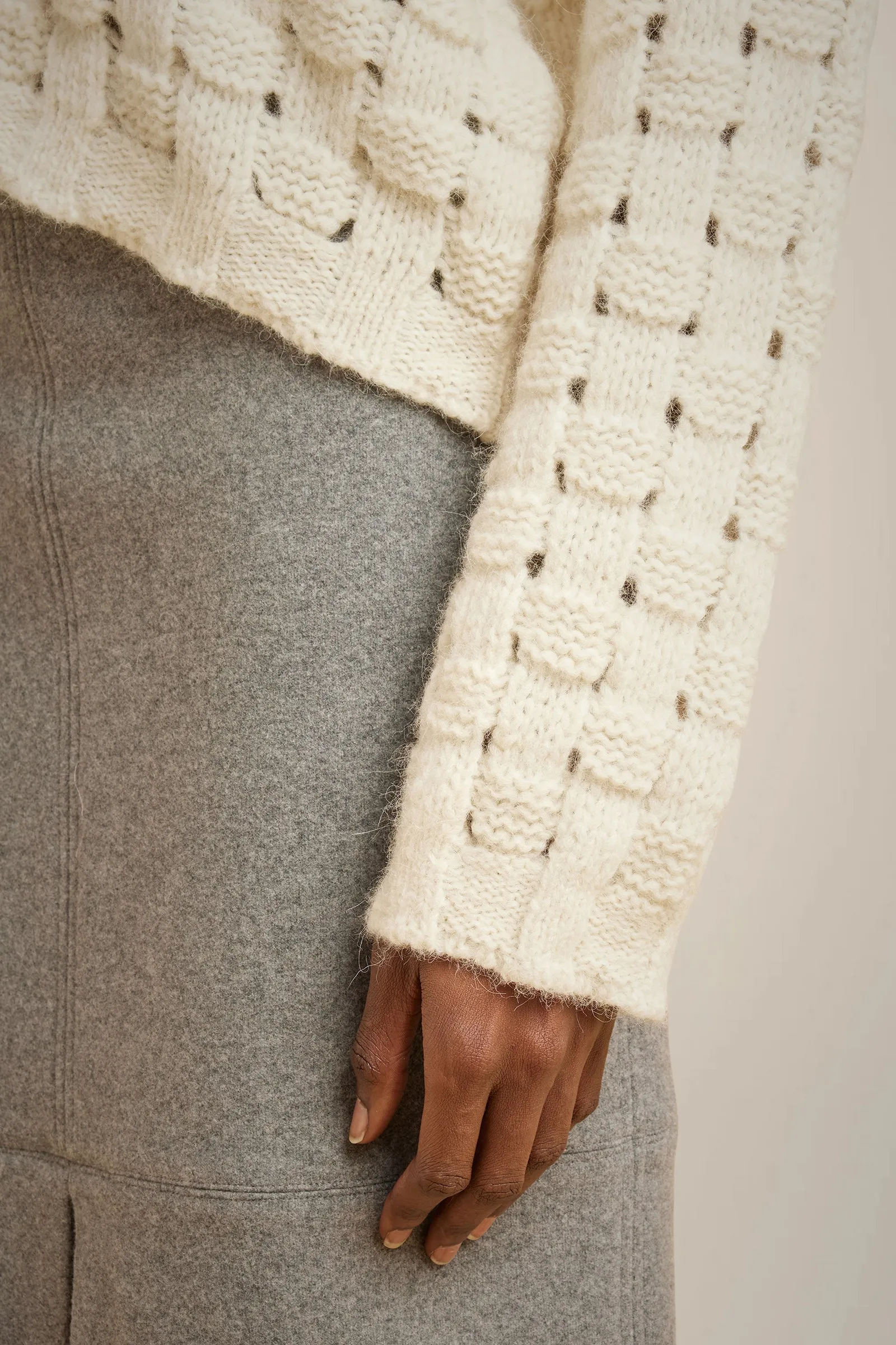 MAGLIA SCOLLO A V PUNTO CANESTRO sold by Liviana Conti product image thumbnail 4