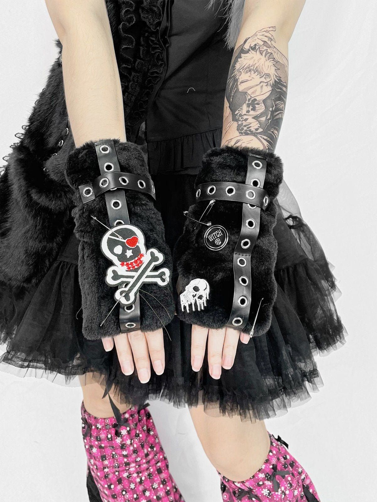 Punk Skull Plush Gloves sold by Yugen Theory product image thumbnail 3