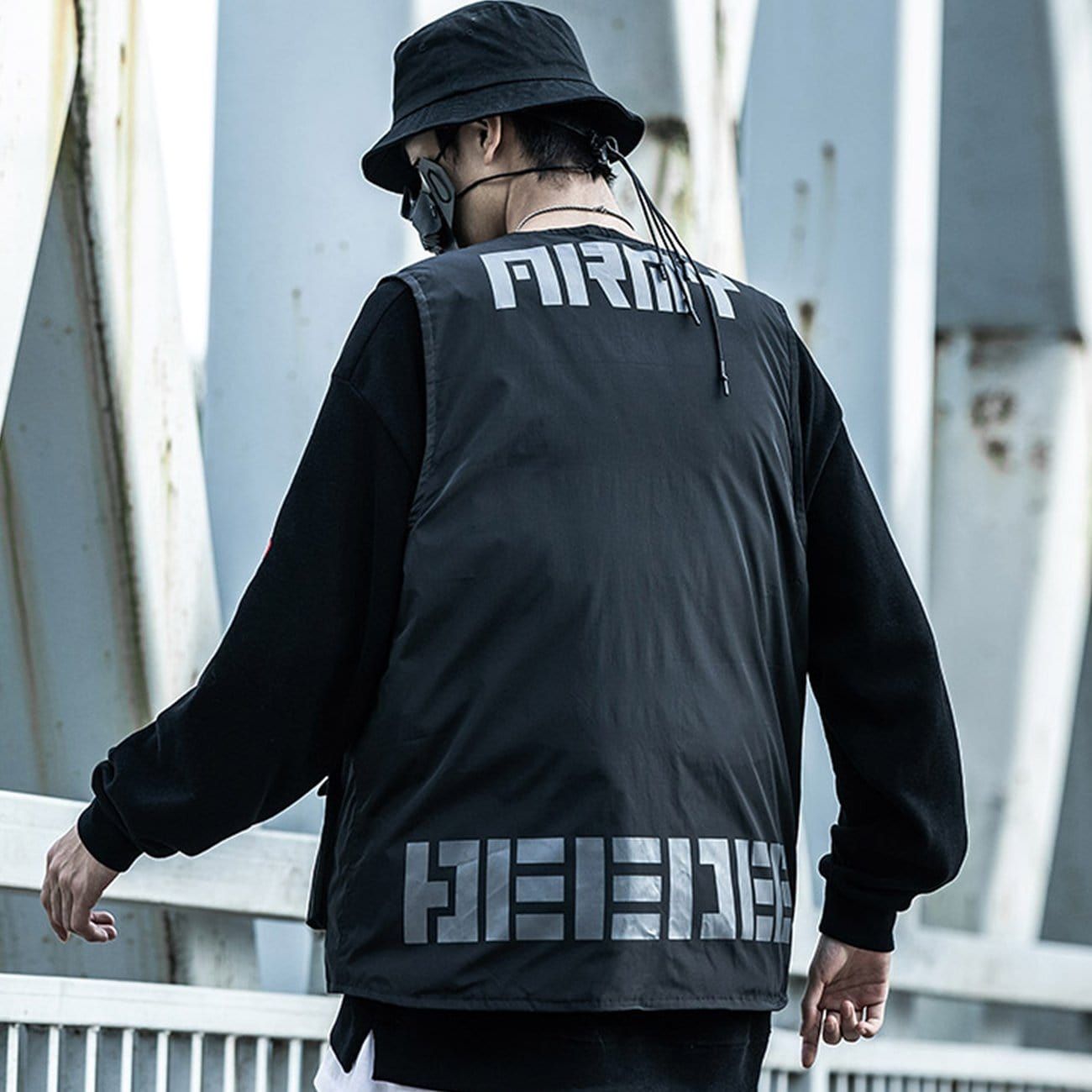 Multi-pocket Cotton Vest sold by Yugen Theory product image thumbnail 3