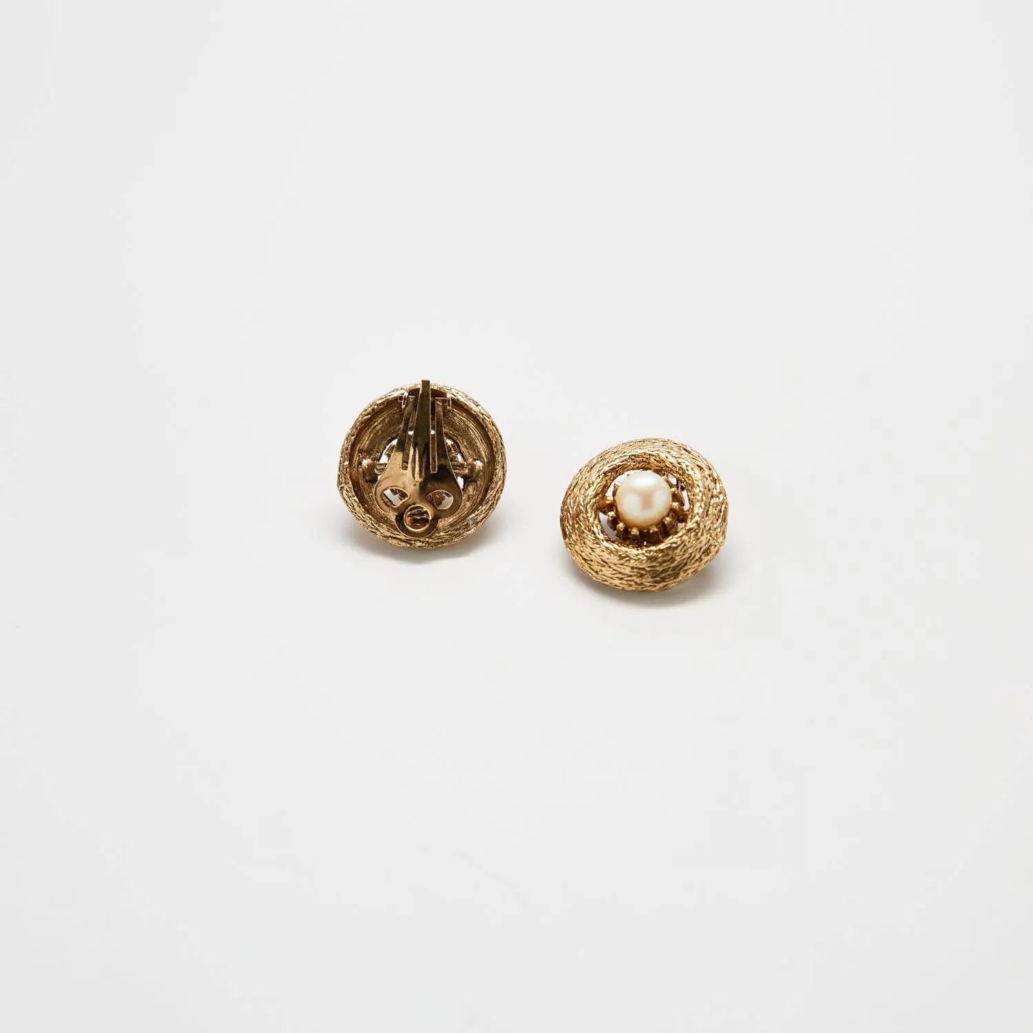 Vintage Gold and Pearl Textured Clip-on Earrings sold by Admiral Row product image thumbnail 3