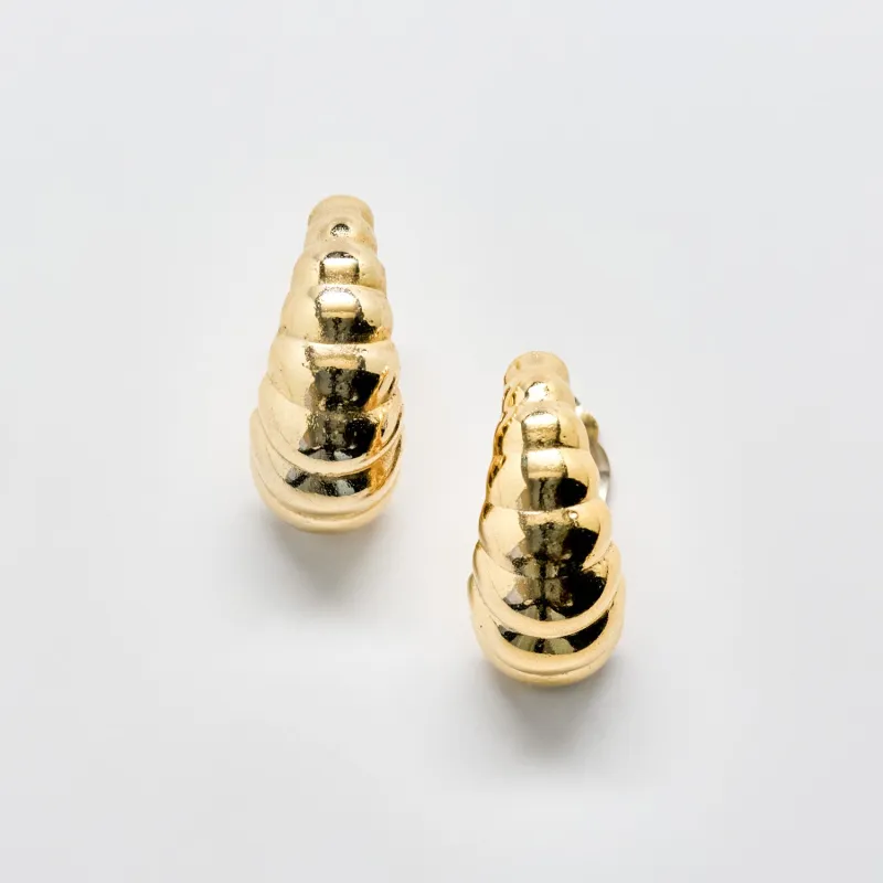 Vintage Gold Ribbed Clip-On Earrings made by Admiral Row