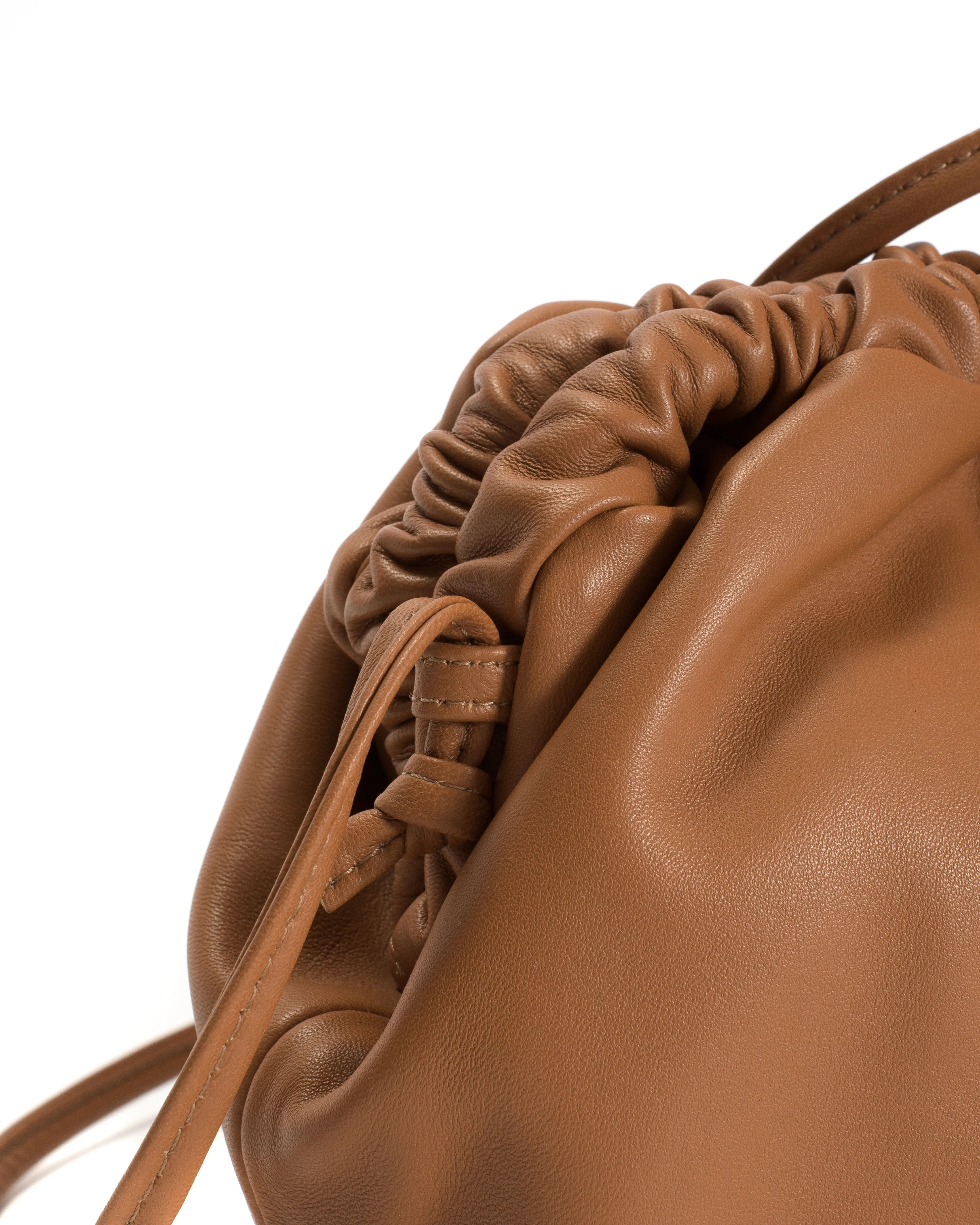 Hally grand cloud bag Silky lamb Caramel sold by Anonymous Copenhagen product image thumbnail 3