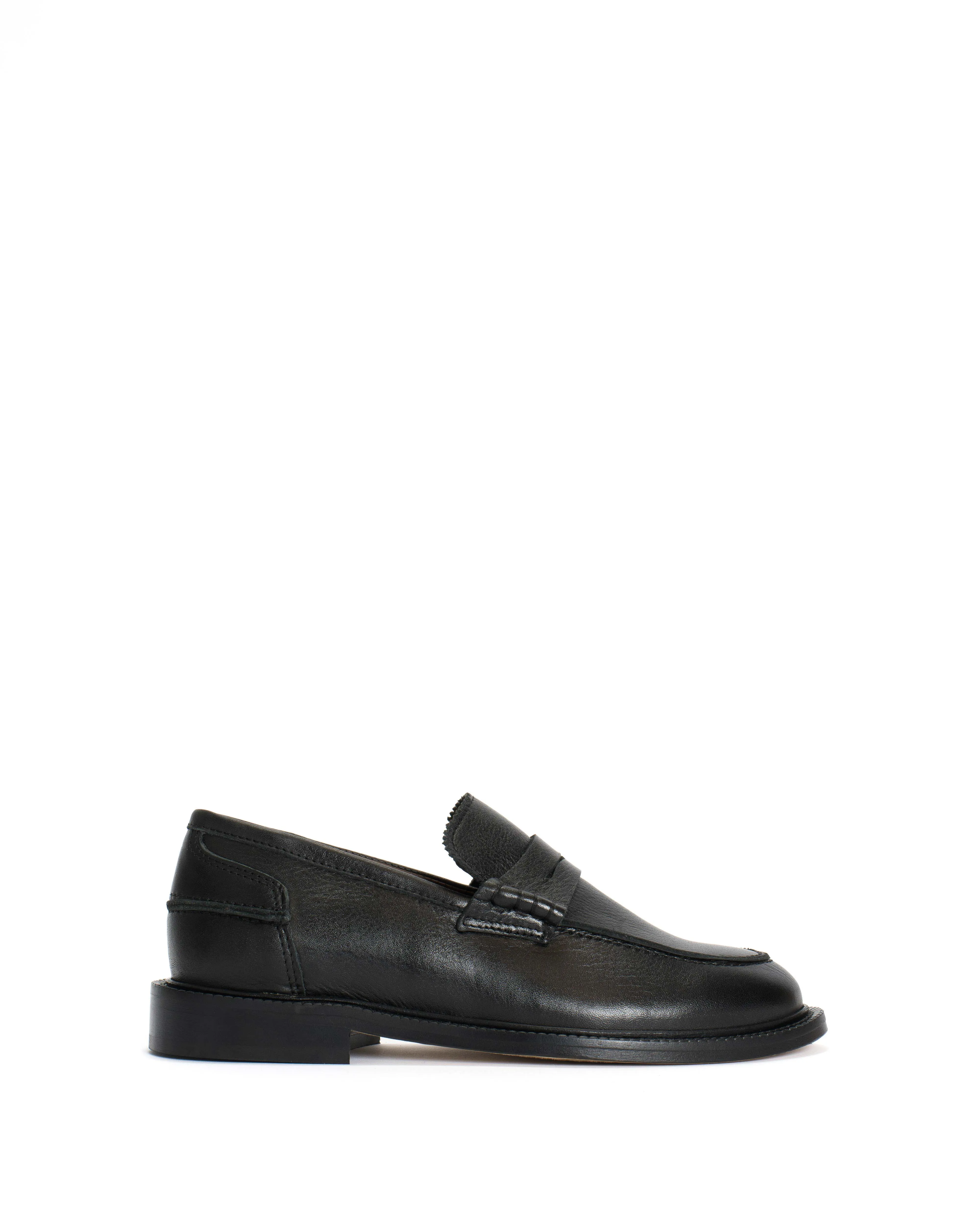 Jeanett Glossy grained vegetable tanned calf Black sold by Anonymous Copenhagen