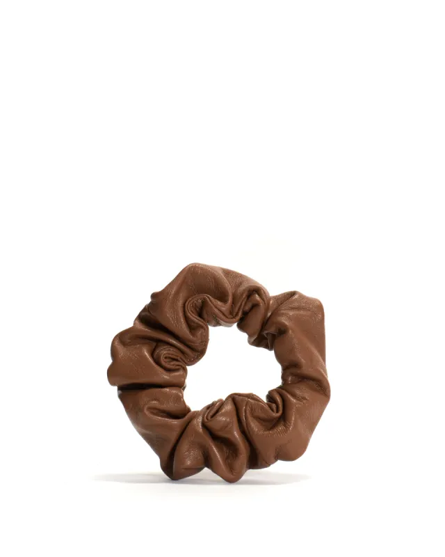 Sandie grand hair elastic Shiny lamb Hazelnut sold by Anonymous Copenhagen