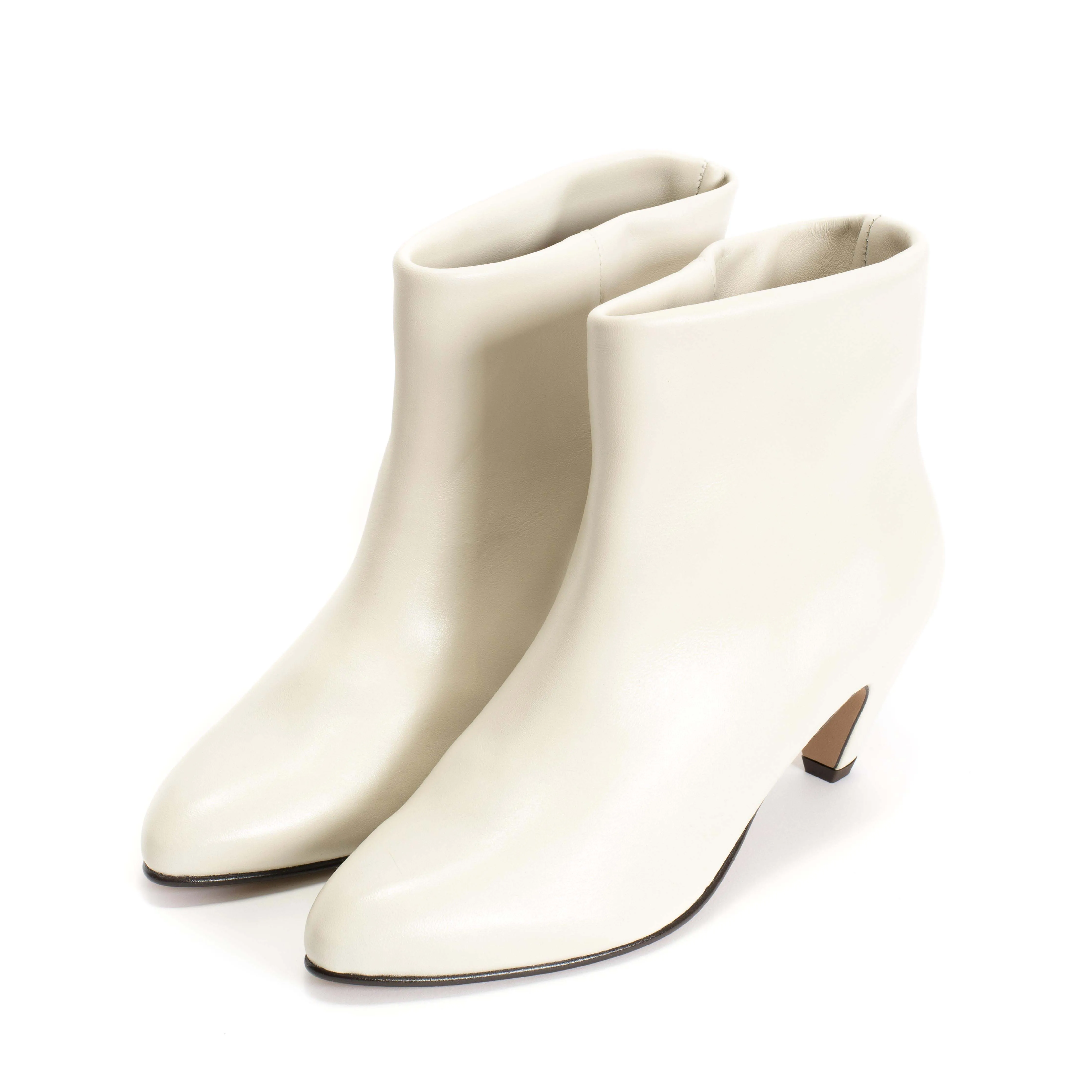 Hilly 50 stiletto Soft calf Milk white sold by Anonymous Copenhagen product image thumbnail 2