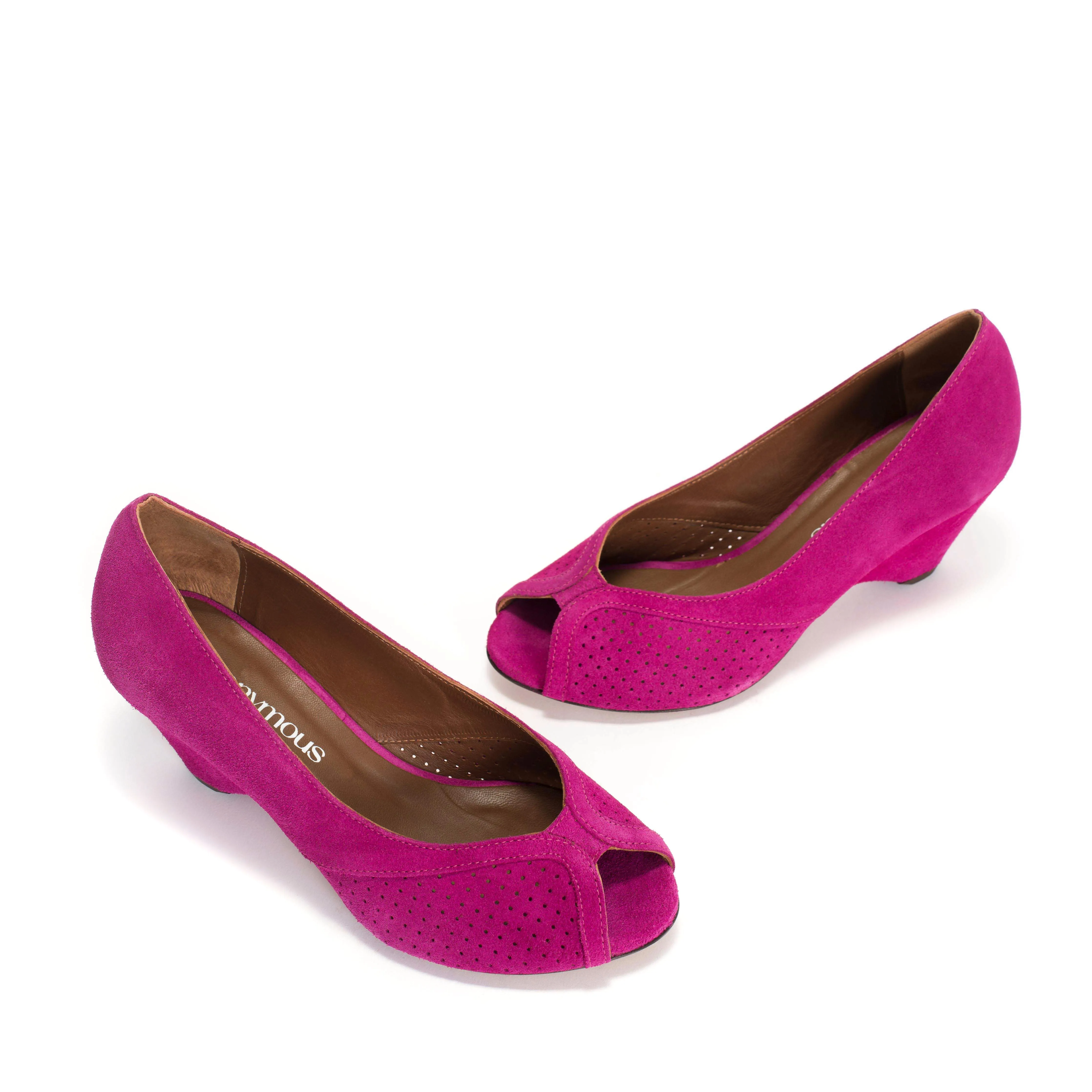 Tiffany triangle Calf suede Raspberry sold by Anonymous Copenhagen product image thumbnail 4