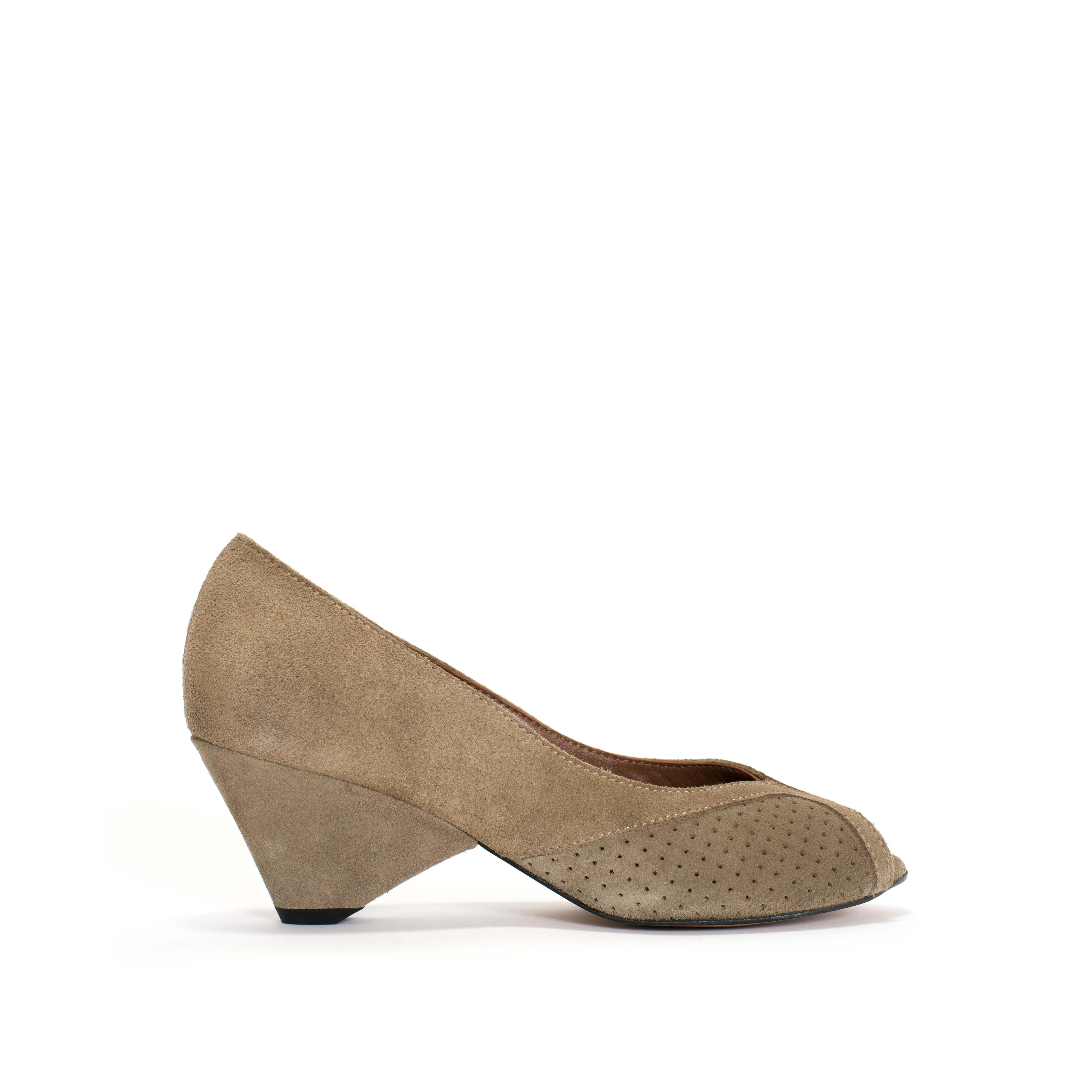 Tiffany triangle Calf suede Mushroom sold by Anonymous Copenhagen