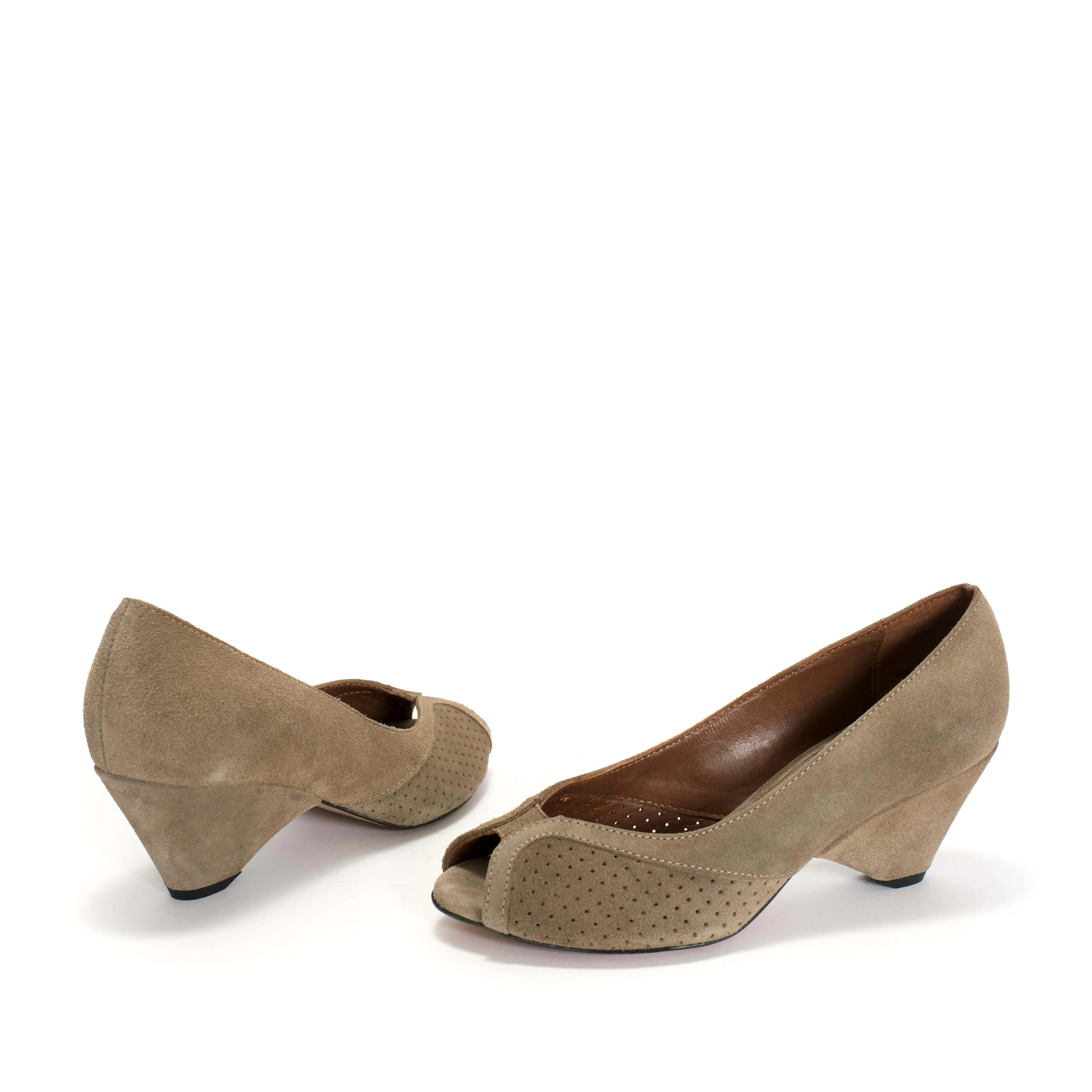 Tiffany triangle Calf suede Mushroom sold by Anonymous Copenhagen product image thumbnail 4