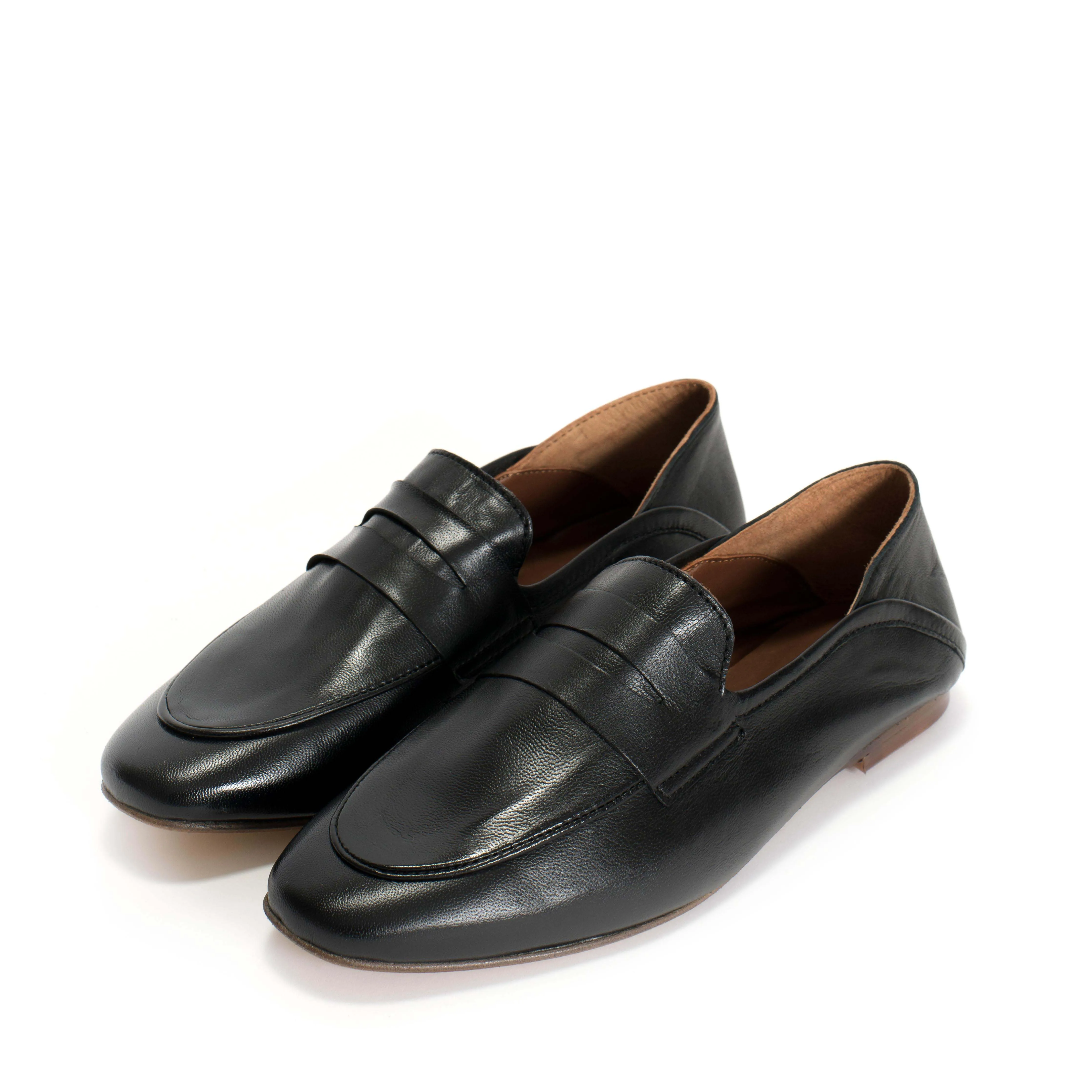 Lindsay Shiny lamb Black sold by Anonymous Copenhagen product image thumbnail 2